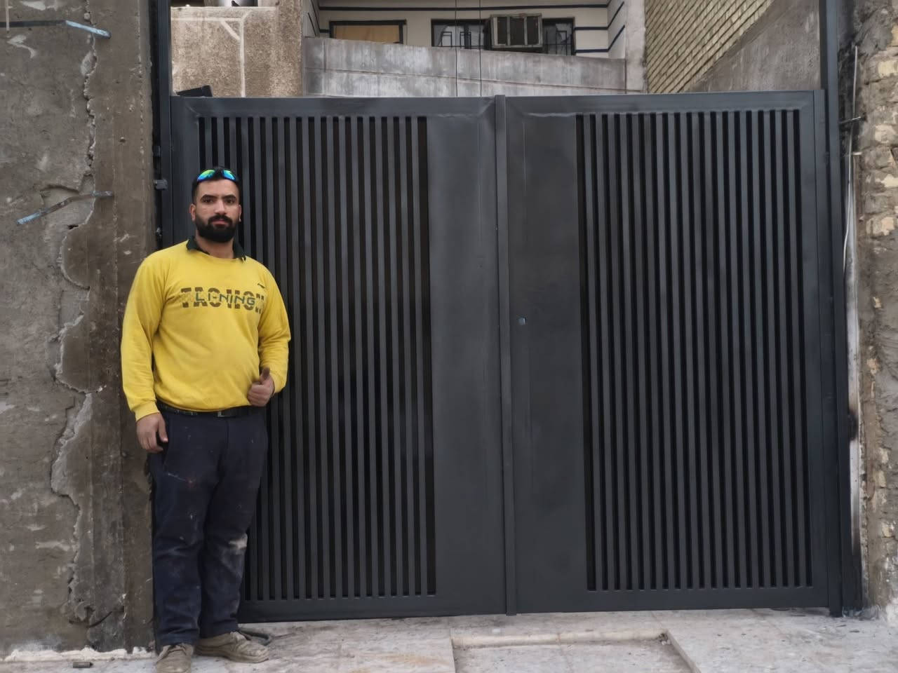 حداده حيدر الكناني
 مستعدون كافه انواع الحداده🧑‍🏭
 ابواب🚪 شبابيك🪟 كرفانات🏪 محجرات ☑️سقايف كيسبان✅ غرف سندويج✅ سياج خارجي ✅ مراجيح ✅قمريات مطابخ ✅يتوفر لدينا احدث الديكورات التركية 🇹🇷 العمل داخل بغداد العنوان بغداد العبيدي ***********
