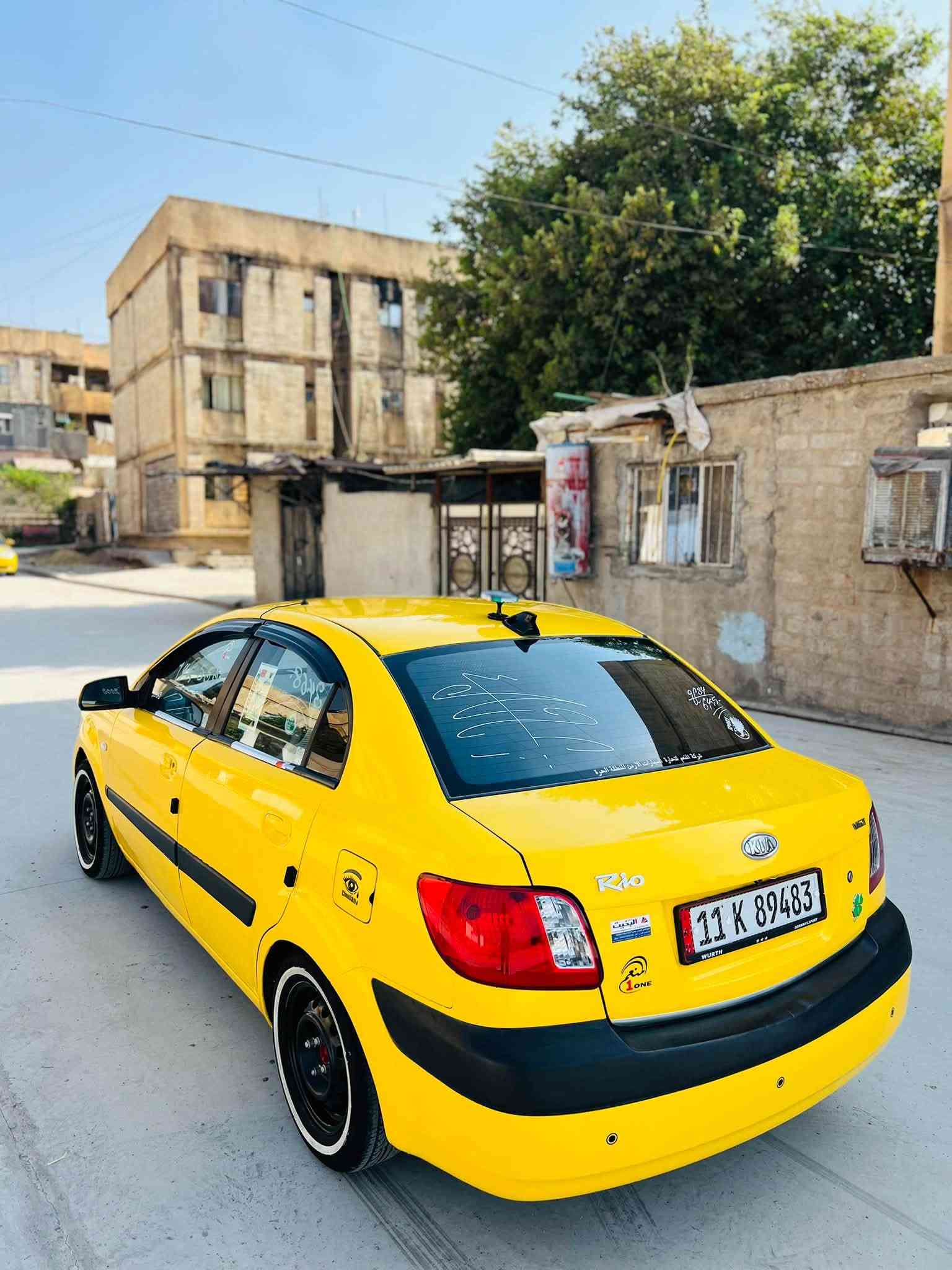 للبيع كيه ريو أمريكي موديل 2009 مكينه وكير شرط محرك 16 كير توماتيك كابون بانزين ماستر بيها هىيه وغرامات صفر رقم انكليزي هزه جديده سنويه لي 2031 شرط الوكاله والتحويل بل موصل السعر 80 وبيها مجال بدون ضرر جاملغ كدام وبوند تبديل بدون دواخل السياره فول توماتيك جامات كهرب مري كهرب تحكمات جهتين شاشه كاميره سستم سماعات وايرمنيه كلها شغاله طخم ورا وكدام جديد طخم تايه جديد استيرن بور جدد سياره جاهزه ربع ما يعوزها كبل ع شارع *********** // ***********  مكان السياره موصل جانب الايمن
