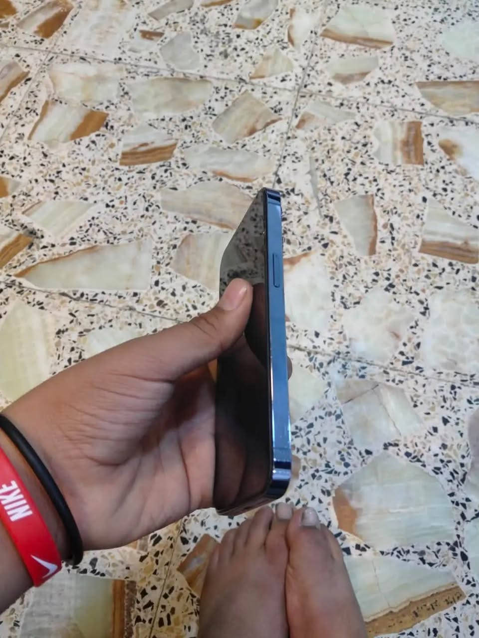آيفون ١٣ ٢٥٦ • بطاريه ٧٦ • نضيف