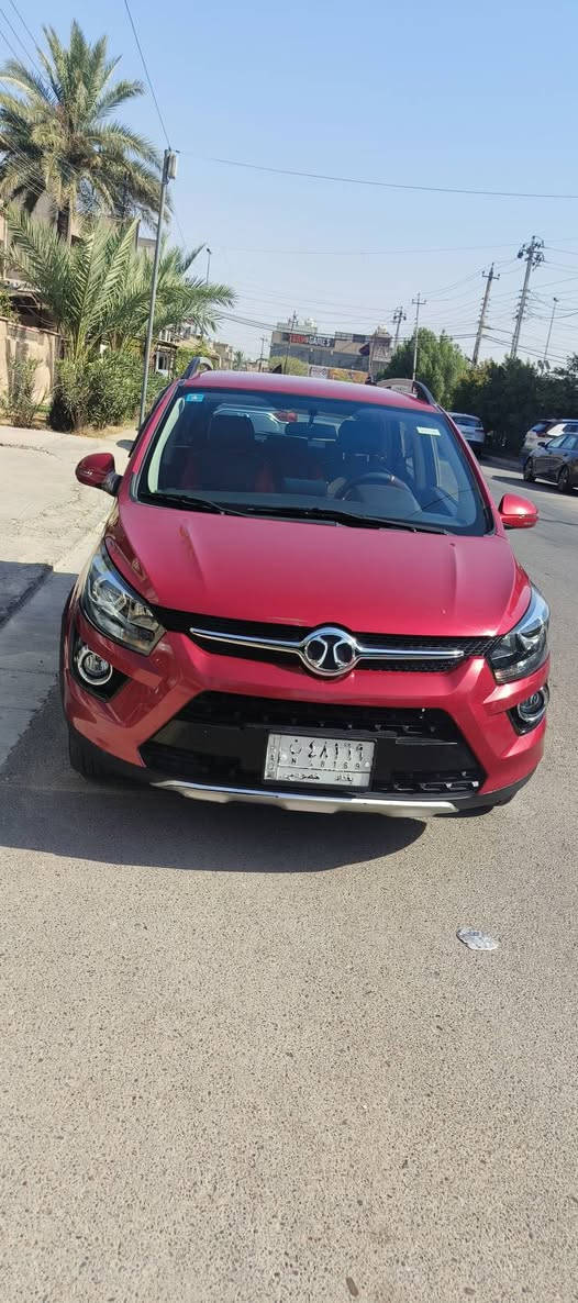 🚘 للبيع BAIC X25 موديل 2020
📍 الموقع: بغداد – حي الجهاد – منطقة الرفاق، قرب مدينة الألعاب
📌 رقم السيارة: بغداد
✅ السيارة حرة والتحويل ثاني يوم
🎨 اللون: أحمر
🛣️ الممشى: 17,000 كم فقط – قابل للزيادة
⚙️ المحرك: 1500 
✅ المكينة والگير ياباني ومكفولات
⚙️ گير أوتوماتيك 

المواصفات:
• شاشة لمس
• حساسات خلفية
• تحكم بالستيرن بوضعيتين
• إشارات بالمرايا
• مثبت سرعة
• تبريد فول
• كشنات جلد

🔧 السيارة عليها إدامة حديثة تشمل:
• تخم تايرات
• فلتر بنزين
• كلاص بنزين
• دبلات خلفية
• صدر كامل
• دسكات تخم شركة

✅ السيارة جاهزة من كل شيء، وافحصها وجربها بالمكان اللي يعجبك.
📸 الصور الحقيقية للسيارة موجودة بالإعلان.

💰  السعر:- 83 ورقة وبيه مجال 
💵 وبيها مجال مع المشتري الجاد والمعاين.

📞 للاتصال وواتساب:
***********
***********

⚠️ ملاحظة: إعادة الإعلان بسبب الوعود والحجوزات السابقة غير الجدية، لذلك الحجز فقط بعد الاتفاق الفعلي.
أهلاً وسهلاً بالجميع، والجاد يتفضل يتواصل.@الجميع بغداد, العراق
