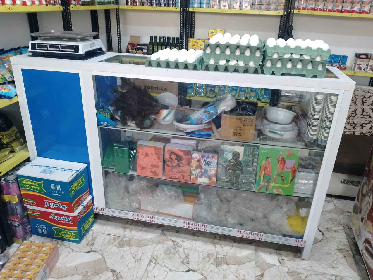 جامخانة محل للبيع السعر 130 ألف للاستفسار الاتصال على الرقم ***********
