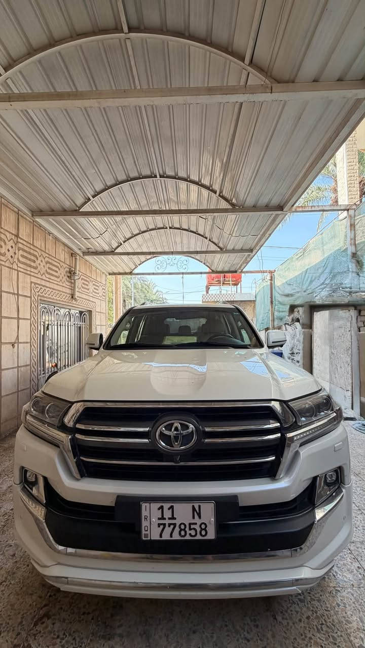 لاندكروز جكسارة 2020
GXR خليجي
* موديل 2020
* محرك 4.0 لتر V6 بنزين
* قوة 271 حصان
* عزم 385 نيوتن.متر
* گير أوتوماتيك 6 سرعات 
* دفع رباعي 4×4
* 8 مقاعد
* فتحة سقف
* تشغيل بصمة / دخول ذكي
* مثبت سرعة
* كاميرا خلفية
* حساسات موقف
* تحكم كهربائي بالمقاعد والمرايا
* تكييف أوتوماتيك
* نظام ABS ووسائد هوائية
السونار موجود بالمنشور
مكان السيارة // الديوانيه 
للاستفسار الاتصال ‭***********‬

