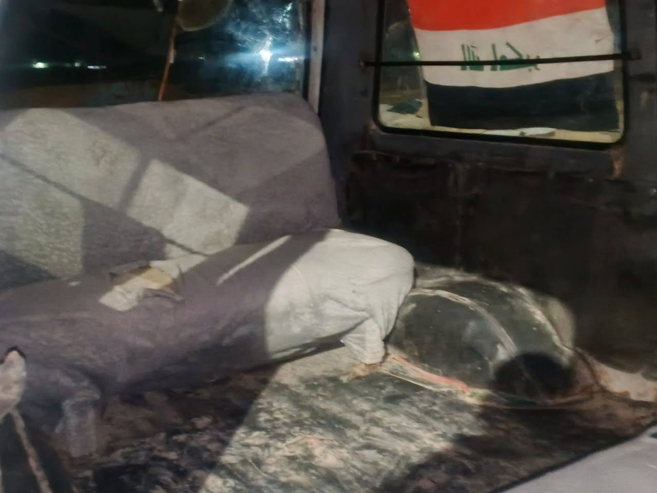سلام عليكم من رخصة الادمن المحترم للبيع سيارة النوع تويوتا فاره موديل 1996
رقم بغداد تحويل ثاني يوم السنويه 2027 
كير مكينة ونجي السيارة خير من الله 
مكان السيارة واسط قضاء بدره ناحية زرباطيه 
السعر 35 ورقه وبي مجال 
رقم ***********
رقم***********
