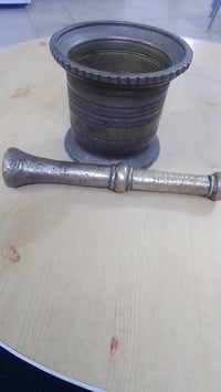 هاون ثقيل • قديم • وزن ٤كغ