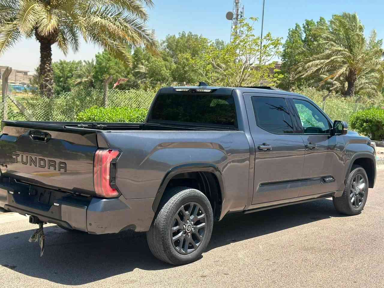 للبيع او مراوس حسب الرغبه
تيوتا تندرا 

موديل (2023) 

فئه بلاتنيوم فول 1/1 

بانورما 5 كامرات 360 

صندوق كهرباء تشغيل عن بعد 

شاشه جبيره 

السعر (305) 

الاتصال (***********
