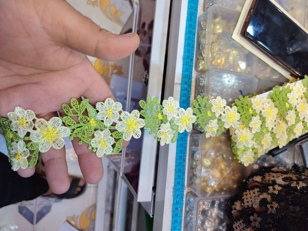لوازم خياطة صلاح المرير
***********
