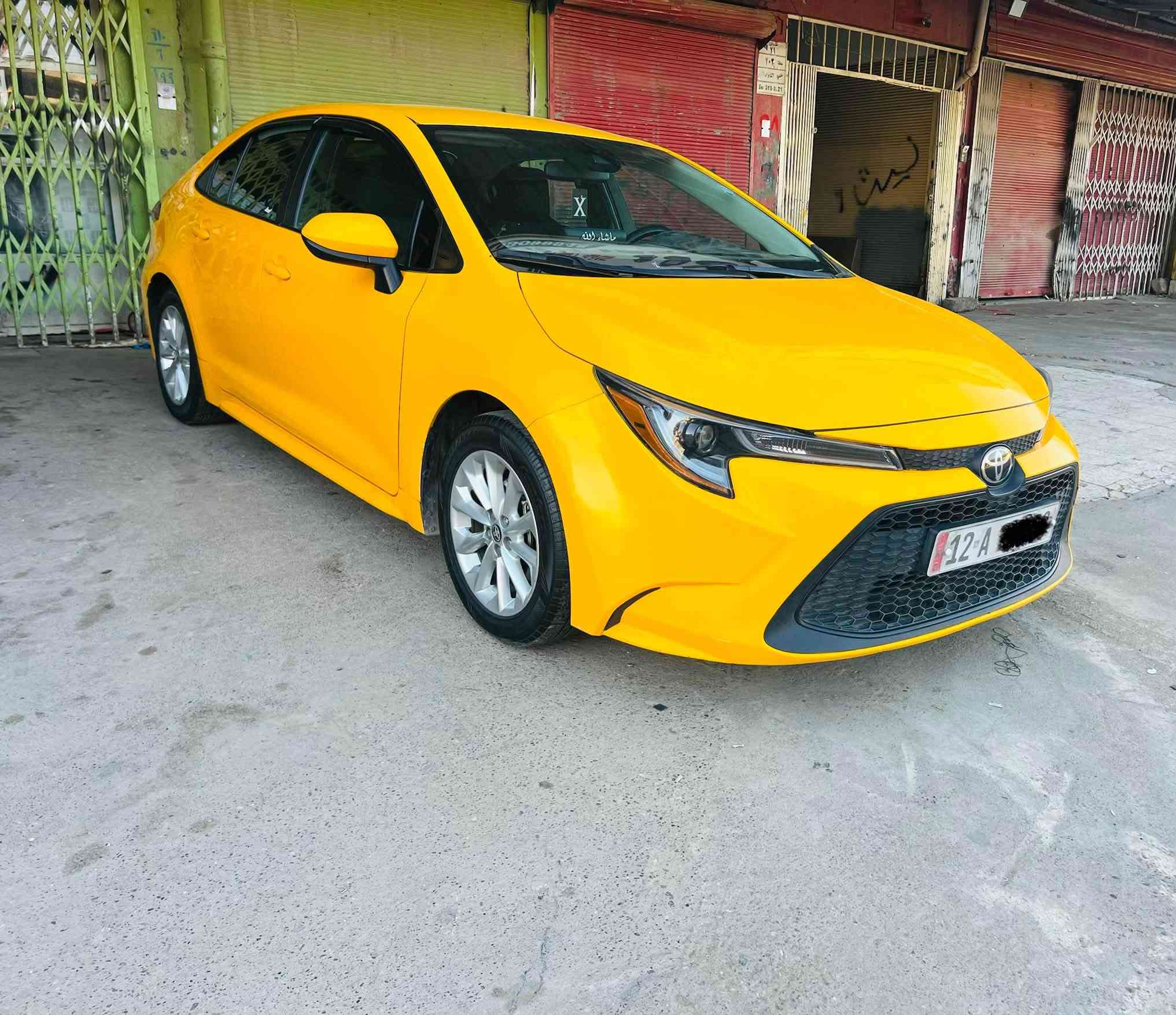 السلام عليكم 
كورلا 2022 LE للبيع والمراوس
مواصفات فول عدا البصمه والسلايت
محرك 18 vvt (المرغوب)
 رادار امامي
توقف ذاتي
 اوتو بريك
اوتو هولد
سايد بريك توماتيك (بصمه)
تحديد مسار
عدم الخروج من خطوط الشارع
كروز سرعة
لايت زينون
شاشة جبيره
تحكمات كامل جيهتين
رقم نينوى بااسمي 
هيئة غرامات صفر
ضرر فقط جاملق مبدل اصلي نفس اللون
بدون ايرباك بدون دواخل بجم كبس
لايتات الشركة 
ماشيه 120ميل
سياره جديده شرط طخم الشركة
سيارة من امريكا على يدي
منظومة غاز
السعر170 وبيها مجال  اتصل وتدلل
مكاني موصل ***********
