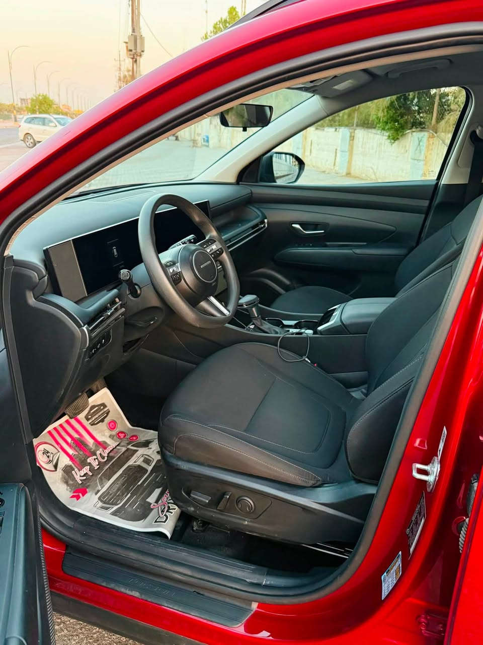 السلام عليكم

🚗هيونداي توسان 2026 – SEL
Hyundai Tucson 2026 
دخول جديد
•   🛣️  المسافة المقطوعة  - 8 الالف ميل
--------------------------- 

🌍 وارد امريكي
⛽ محرك بنزين
⚙️ محرك 2.5 تنفس طبيعي
🔩 4 سلندر
🔧 ناقل حركة أوتوماتيك
🛞 دفع رباعي AWD
✅ أبرز المواصفات:
• شاشة لمس حديثة
• Apple CarPlay
• Android Auto
• مثبت سرعه ، قيادة ذاتيه
• كاميرا خلفية ، سايد بريك بصمه
• حساسات أمامية وخلفية
• رادارات امامي خلفي جانبي
• عداد دجتال وشاشه متصله
• هيتر كشنات ، كشن كهرباء
•شاشه لمس ، تبريد لمس

بدون صبغ تبديل بنيد فقط رقم بغداد سنويه بأسمي تحويل مباشر ثاني يوم العنوان كربلاء السعر 195 وبيها مجال
***********////***********
