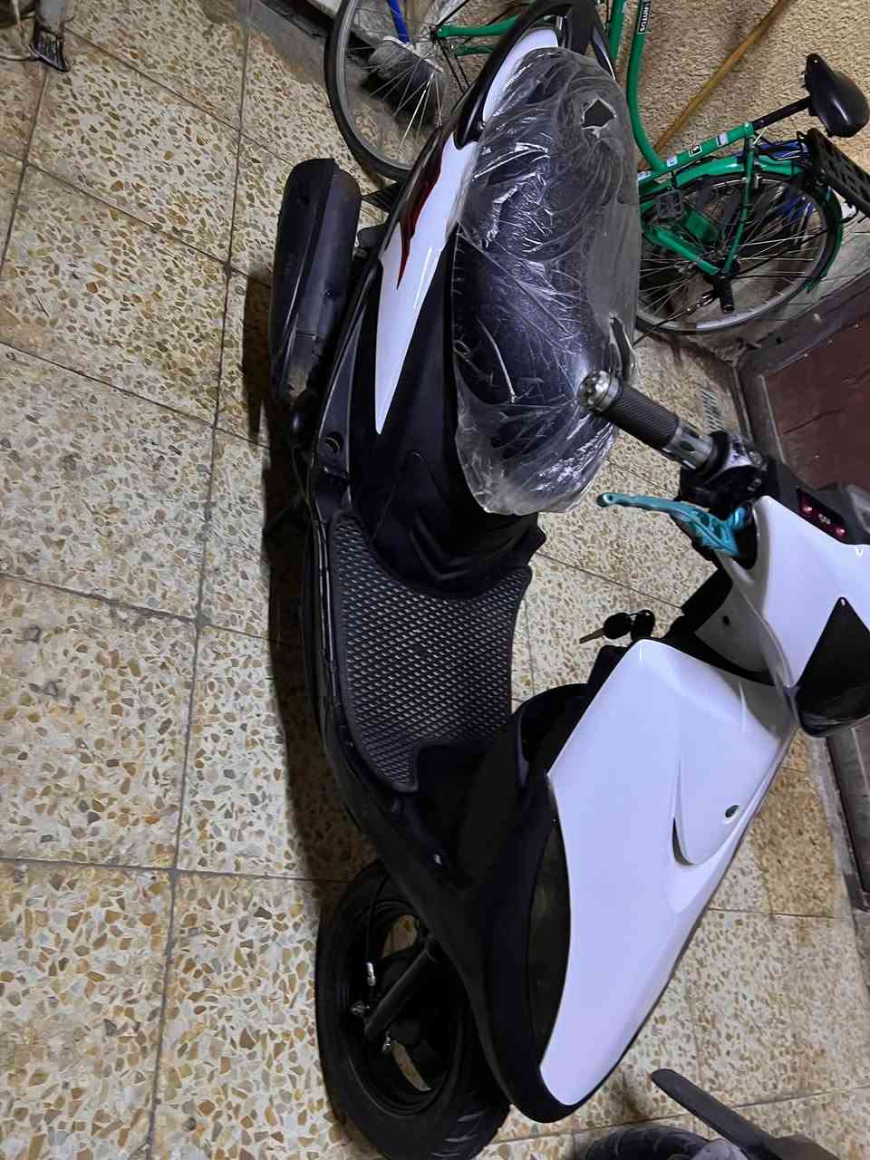 السلام عليكم دراجه ماكس عدله لبيع شوفت عينك الدراجه نضيفه ومكفوله من كلشي السعر ٦٠٠ وبيها مجال مكاني كربلاء وهذا رقمي ***********
