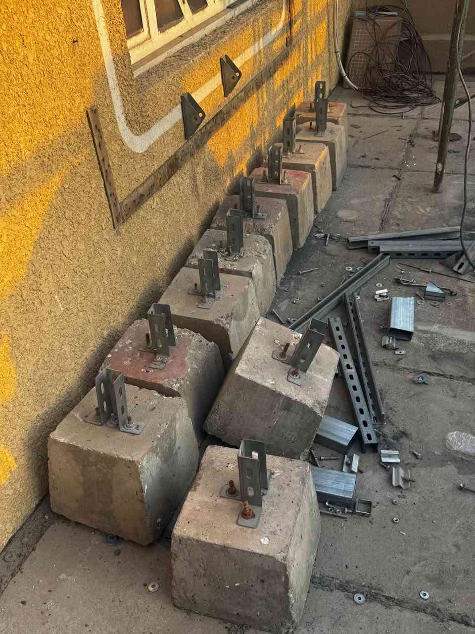 السلام عليكم عندي حديد ميكانو مستعمل جنت شاد عليه 18 لوح وياه قواعد كونكريت عدد 35 تقريباً للبيع بسعر مناسب مكاني الدورة حي المعلمين للاستفسار الاتصال على الرقم ***********

