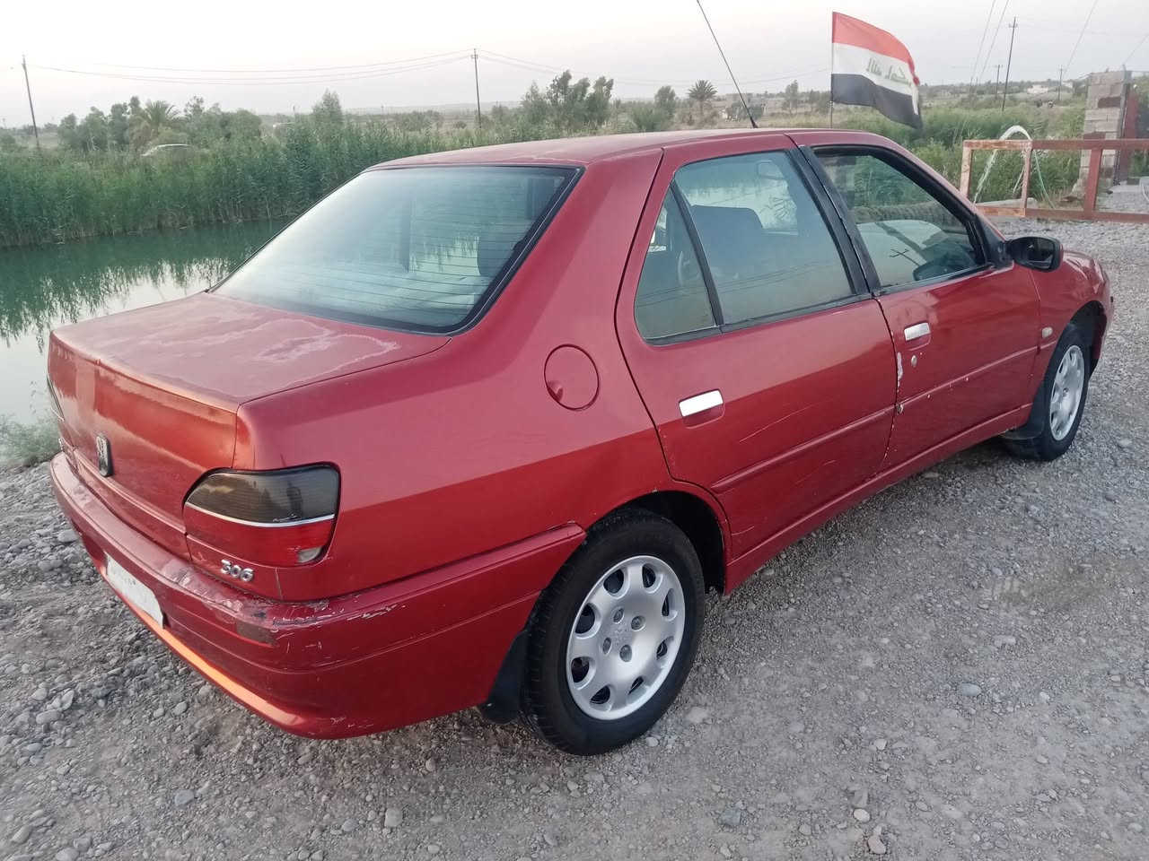 اسلام عليكم
اعيد لنشر بسبب لوعود لكاذبه 
بيجو 306 موديل 2002 سياره مكفوله كير محرك مكفول بيهه نواقص بصيطه سياره مال نواب ضباط فقط وكاله صاحبهه لشرعي موجود يسوي وكاله مكان ديالى المنصوريه السعر 17 بيهه مجال بصيط 
رقم ***********
