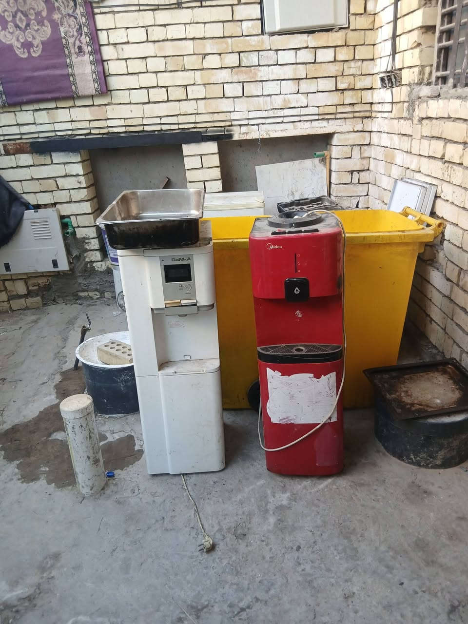 اغراض مطعم البيع العنوان بغداد حي نصر ***********
