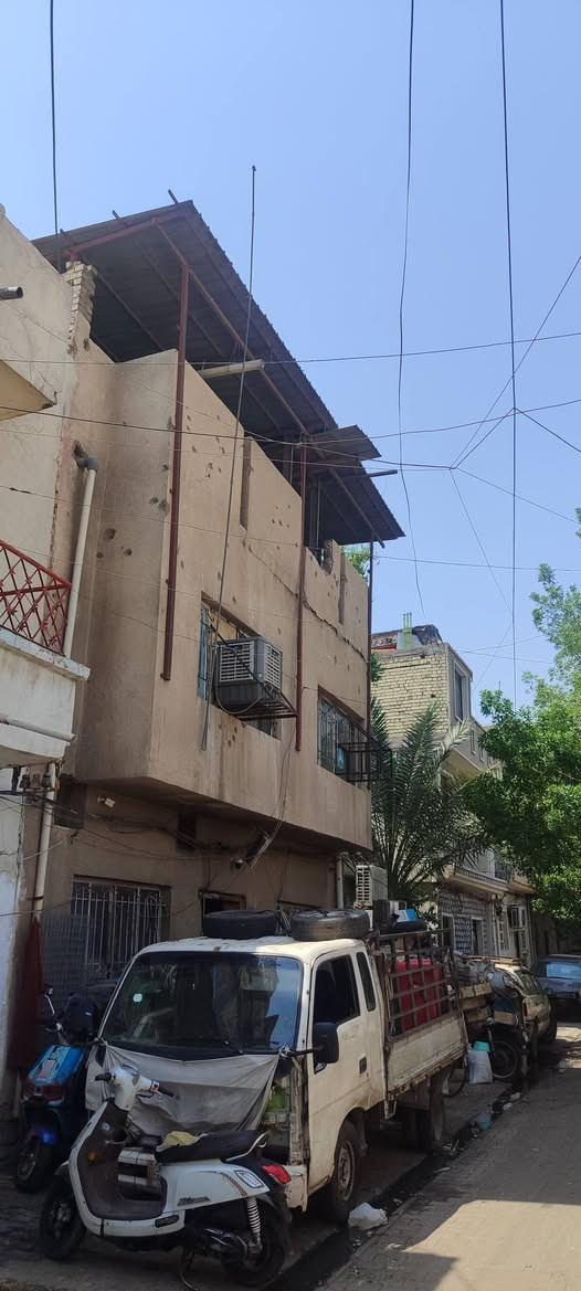 السلام عليكم بيت للبيع يصير استثمار  مشملات  بمنطقة الفضل خلف كراج المصلحه فرع الجول  مساحته 110 متر مربع بحاله جيده ويحتاج الى ترميم ولا يوجد امامه بيوت فقط حايط الكراج تفاصيل والسعر علواتس او اتصال ***********

