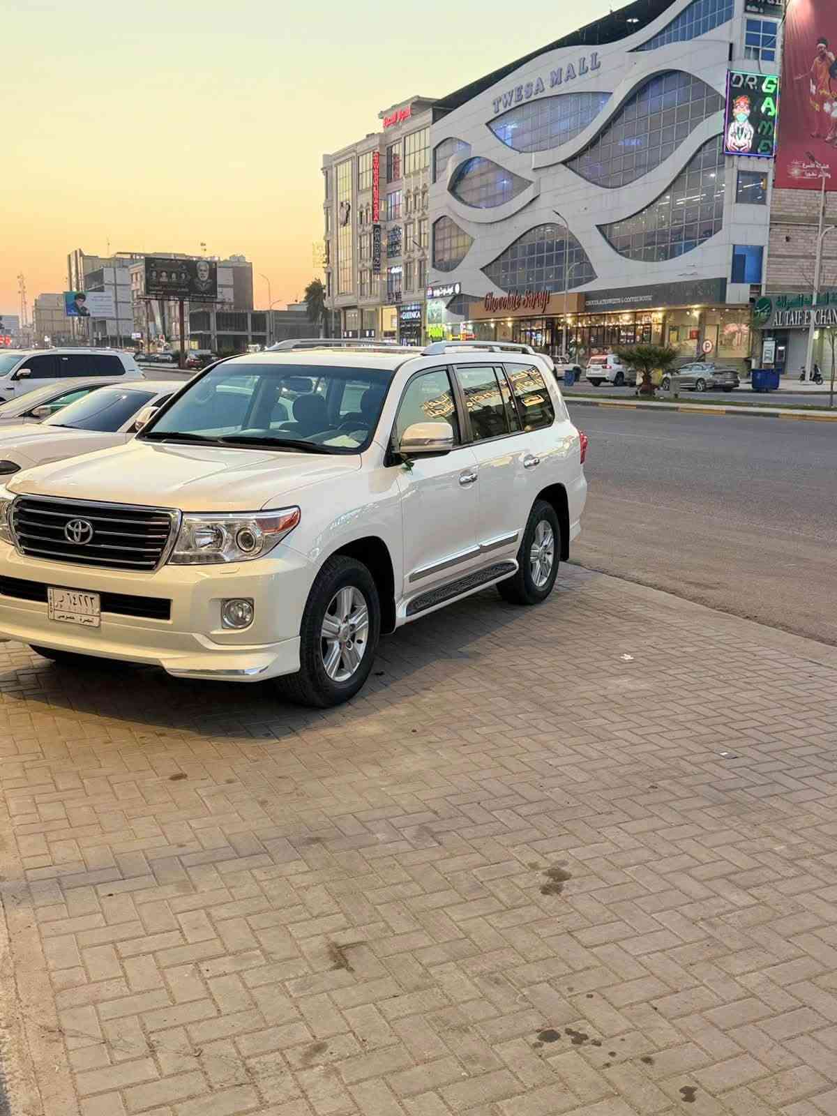 لاندكروز
2014
رقم بصره
8 سلندر
بيها 3 باردات صغار
مكاني بصره
السعر 320$ وبيها مجال 
للاستفسار
***********
