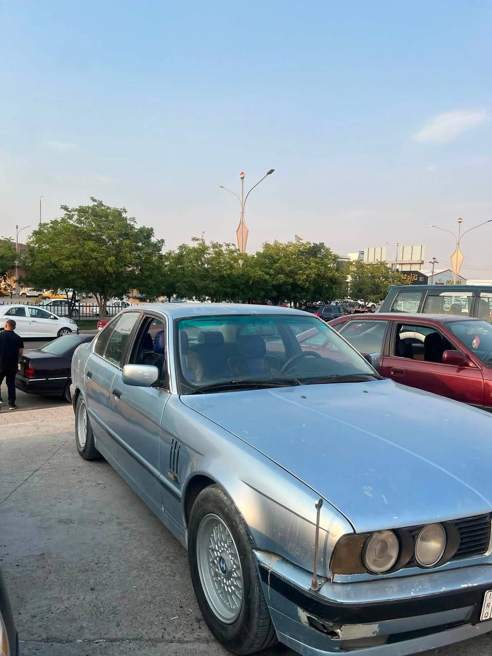 السلام عليكم بي ام للبيع موديل 1991 رقم كركوك  محركها 530 بومه 2003 وحجمها 520
بأسمي .. السياره بلادي كير ومحرك نضيف السعر 50 وبيها مجال للشراي . الرقم ***********
