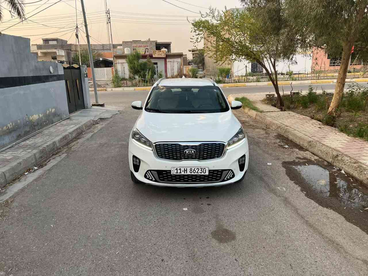 كيا سورنتو خليجي
رقم بغداد مشروع وطني
موديل ٢٠٢٠ شكل ال٢٠ 
دبل شباك شكل الجديد 
لون ابيض 
٦ سلندر ٧ راكب 
فوووووول مواصفات بدون فتحة 
بصمتين: تشغيل وتقفيل 
بردات خلفية اصلية 
الباب الخلفي كهربا
كشنات جلد اصلي لونين
كشنات ٢ كهرباء
شاشة كبيرة اندرويد 
جي : بي: اس : خرائط طرق 
كامرة دوارة اصلية 
حساس امامي وخلفي 
مري شفط مع القفل 
تحكم استيرن فول 
حاكية : ابلوتوث: اوكس 
كيجات السرعة زئبقية 
شاشة الدشبول الكترونية 
نظام ايكو درايف 
نظام سبورت ورياضي وعادي 
تبريد ابيانو لمس 
تبريد ٣ قطع ثلج 
مانع انزلاق وانحدار 
اضواء ترحيب بليدات 
علامة سورنتو بلدوسة 
لد امامي وخلفي 
لايت زنون اصلي 
اشاير بلمري 
يدات نيكل اصلي 
ويل اكروم ١٩
تخم تاير جديد لك 
ماشية ٦٨ الف اصلي شرط ادك جرس 
لايت اسود ٥ عدسات 
كير ومكينة وصدر وحدادية وتبريد كفالة عامة 
بدون ضربة وتبديل واسخوط وبارد ورصعات وصبغ عدى كارت صغير فقط 
سيارة جديدة ومال بيت مابية اي نقص 
الرقم الدولي الجديد/ هزة جديدة/ سنوية جديدة 
كتلوكات الشركة موجودات// البصمة الثانية ممستخدمة// 
السعر ٢٢٤$ نهايتة 
***********
