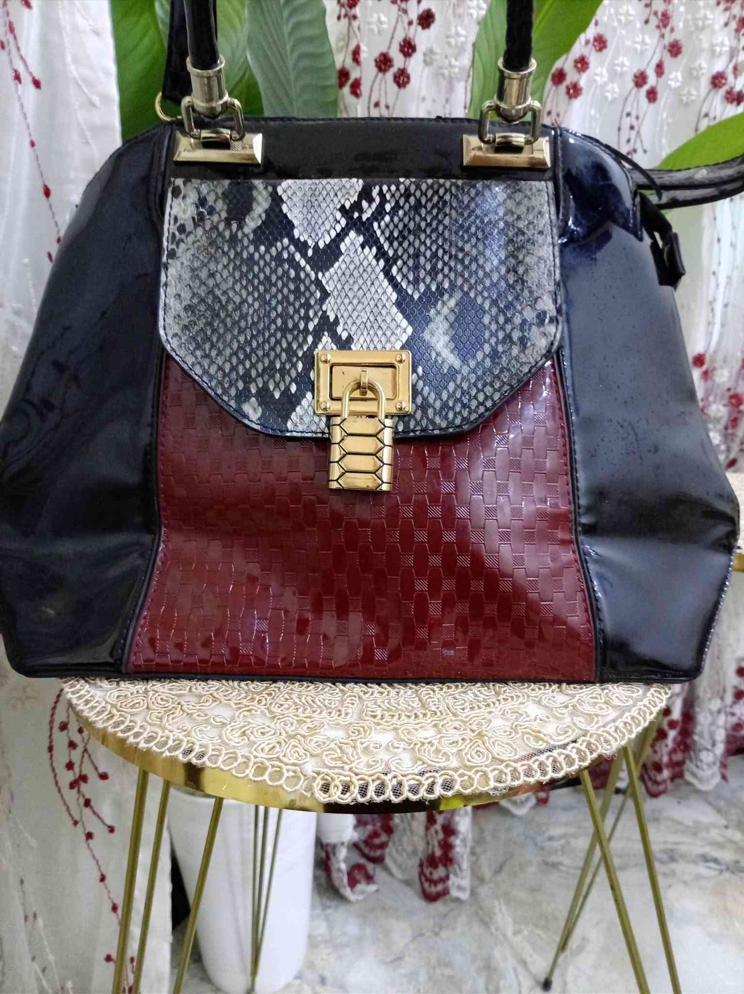 مراسلة • واتساب