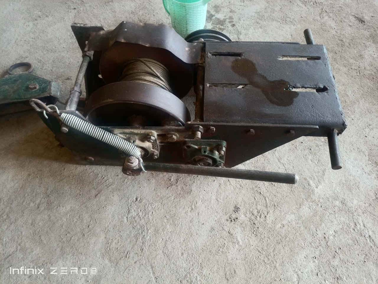 ونج سماوي للبيع وياه خمس عرباين وماطور 16 حصان كارتون مشتغل مره وحده فلاوين حديد كامل مكمل نصب وشغل شراي خاص او اتصال مكان كربله ***********

نص مكتوب في الصور:
- INFINIX ZERO 30
- Infinix ZERO 8