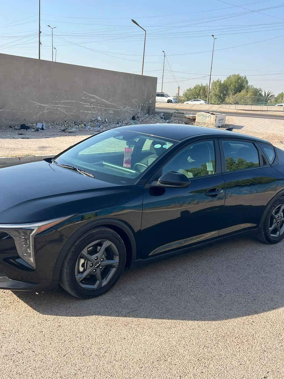 السلام عليكم 
كي فور للبيع
مواصفات معروفه 
حادثها جاملغ وباب خلفي بدون دواخل بدون ايرباك 
بيها سونار
السعر156بيها مجال قليل
رقم ***********
و***********
