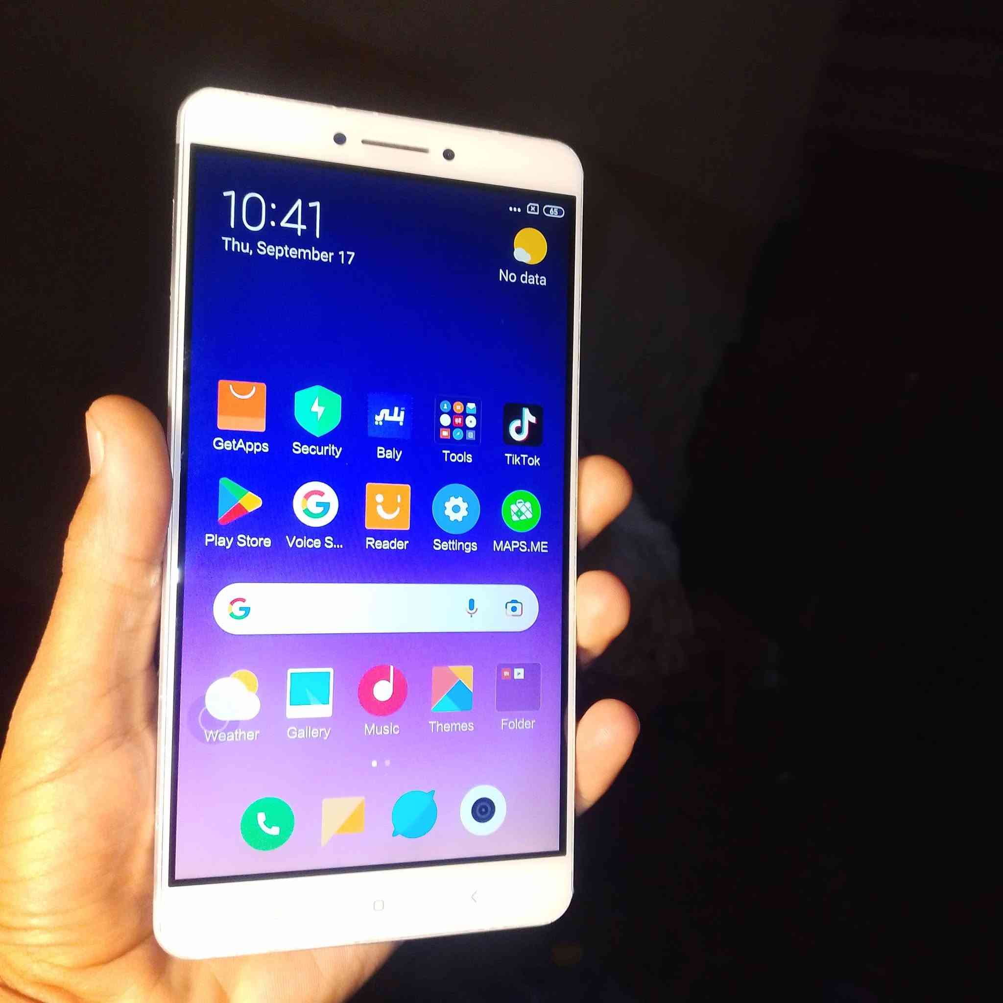 📱موبايل شاومي للبيع شغال كامل
يشغل بيس و بوبجي 
🟢ذاكرة 64 

🟢بطارية 4850 ملي امبير🔋قطارة بالشحن 

🟢الشاشة 60فريم  6.44 فول +FHD

🟢معالج قوي سناب دراگون Snapdragon⚡652

🟢نضافة فول 95%
🟢السعر 45 بي مجال بسيط للتواصل علق او واتساب ***********

نص مكتوب في الصور:
- 10:51 PM 65 My device MIUI version MIUI 10.2 | Stable Model number MI MAX Device name Mi Phone Internal storage Total: 64.00GB All specs Mi Store Legal information Important safety information Certification