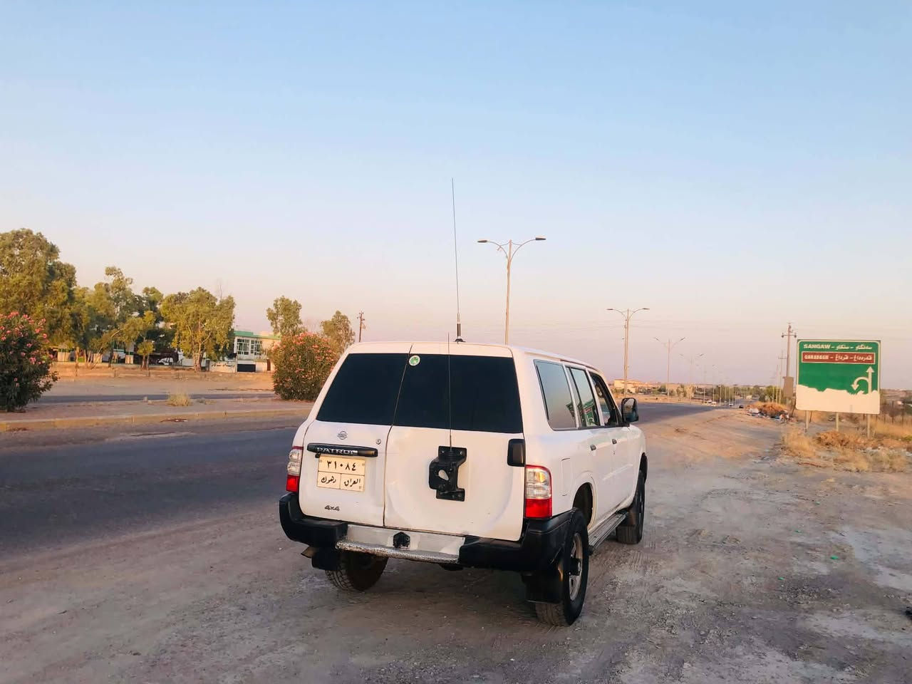 نیسان پاتڕۆڵ کوێر 2001 کراوە بە محەسەن
گێڕ و مەکینەی بەشەرت سەرف و بوخاری نیە
غاز و بەنزینە ناوی نیە لە حاسیبە بەشەرت هەموو عێراق بگەڕێ سعری65 مەعامەلەیەکی برایانە 
شوێن چەمچەماڵ ژم.***********
