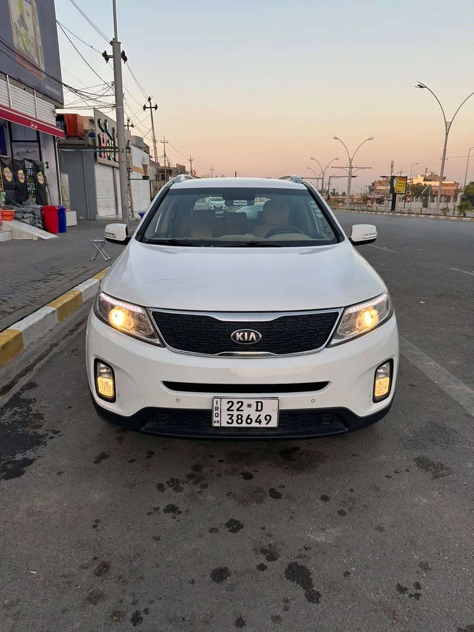 Kia sorento 2013 v4 clin
كيا سورينتو للبيع ٢٠١٣ كلين مابي ضربة مابي شخط و مابي بارد 
مواصفات معروفة بصمه بردة بيلادي كشن كهرباي تبريد مركزي
ماشي ١٢٧ الف حقيقي 
بيها بطاقة بنزين 
كير و محرك بشرط
رقم و سنوي جديد لحد٢٠٣١  
رقم موبايل: ***********
***********
سعر :١٧٥ بي مجال بسيط كركوك, العراق
