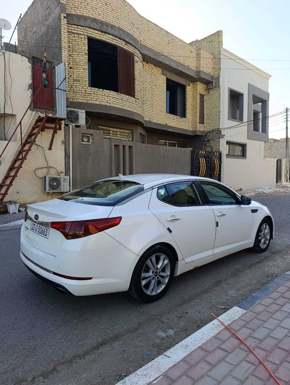 السلام عليكم كيا اوبتيما خليجي موديل 12 سياره جاهزه 
محرك 2000 دوش تبريد ثلج حداديه جديده تخم تاير جديد رقم بغداد دولي تحويل مباشر 
السعر 97 وبيها مجال شراي يتصل 
ملاحظه جاملغ وبنيد مبدلات اصليات بدون صبغ 
والباقي كفاله عامه
مكاني كربلاء حي الفارس الشراي يتصل 
***********
