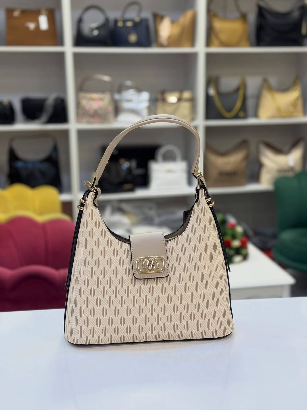 كما عودناكم البضاعه المميزه  حصرا للراقية الصناعه توكي
