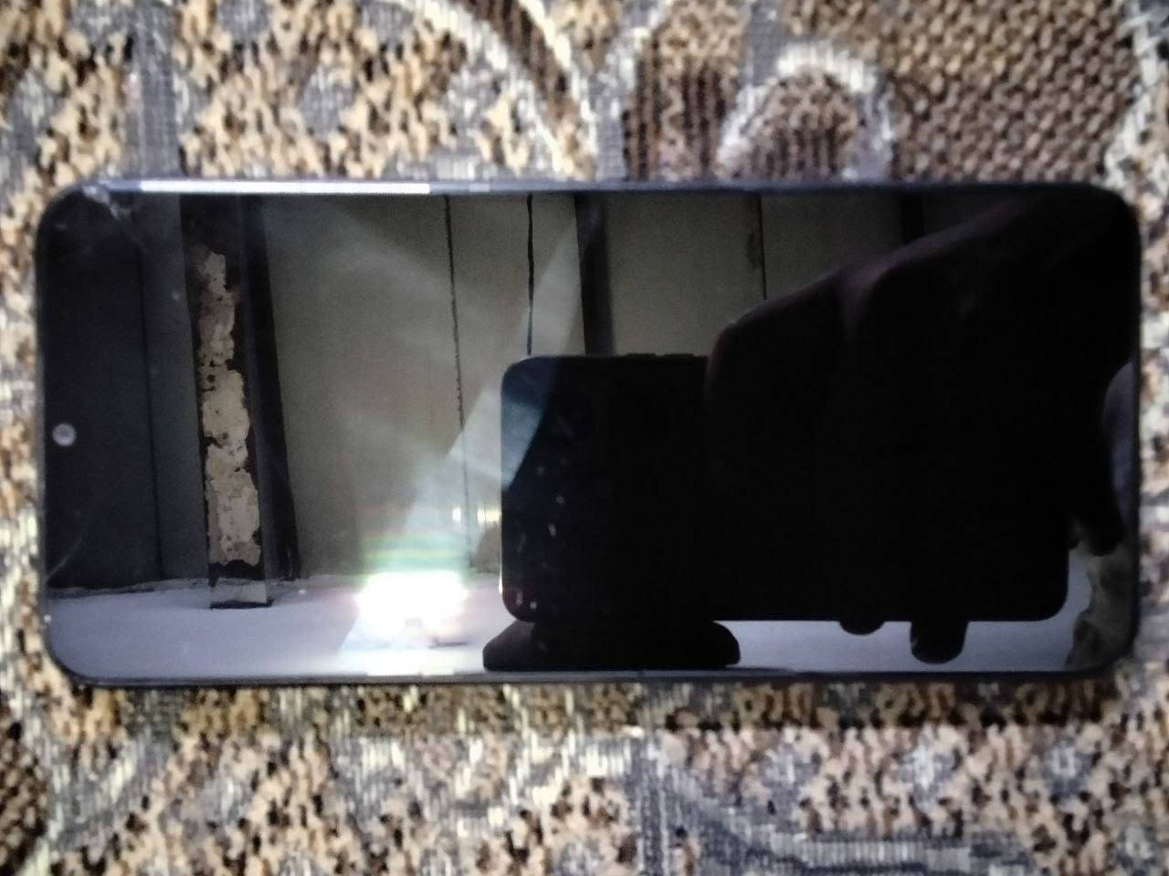 سلام عليكم جهاز oppo 17k للبيع( سعره 55 محتاج وريد ابيعه ) ذاكره 64 جهاز يخبل الله شاهد بعده جديد مابي شي ولا داخل تصليح بس الشاشه شويه بيه كسر مثل ما موضحه بل صوره 
( بغداد العبيدي ) ❗
الاستفسار رقمي اتصل *********** ❗👉
واتساب *********** ❗❗👉
