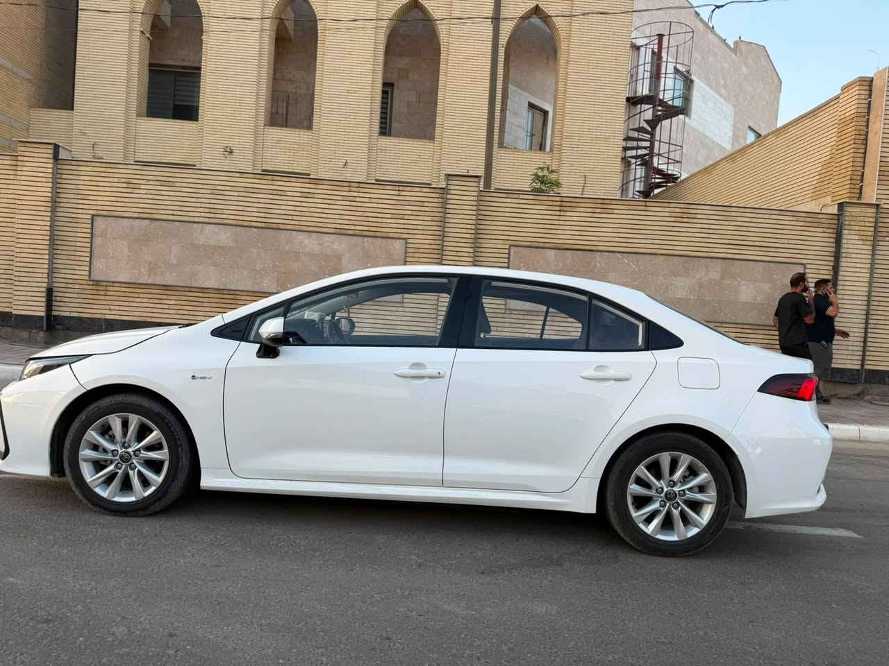 مكلف بلنشر 🚗 تويوتا كورولا الشكل الخليجي 2025 | ماشيه 32الف بيه شخوط بدعاميه إماميه فقط وبيه خسفه بلقماره مثل ماموضحه بلصوره ولبقيه كفاله
✨ المواصفات:

✅ محرك 1800 CC هايبرد اقتصادي
✅ فتحة سقف
✅ LED نهاري
✅ عدسات زنون
✅ رادار أمامي
✅ نظام المحافظة على المسار (Lane Assist)
✅ إشارات بالمرايا الجانبية
✅ كاميرا خلفية
✅ حساسات
✅ بصمة تشغيل ودخول ذكي
✅ شاشة تدعم Apple CarPlay & Android Auto
✅ عدادات ديجيتال
✅ تحكمات ستيرن
✅ أوامر صوتية
✅ مثبت سرعة
✅ هاند بريك إلكتروني
✅ Auto Hold
✅ مقاعد جلد
✅ قطعتان تبريد خلفية
✅ منافذ شحن خلفية

السعر 155 وبيها مجال للشراي 

📍 مكاني كربلاء 

📞 ***********
مكلف بلنشر 🚗 تويوتا كورولا الشكل الخليجي 2025 | ماشيه 32الف بيه شخوط بدعاميه إماميه فقط وبيه خسفه بلقماره مثل ماموضحه بلصوره ولبقيه كفاله
