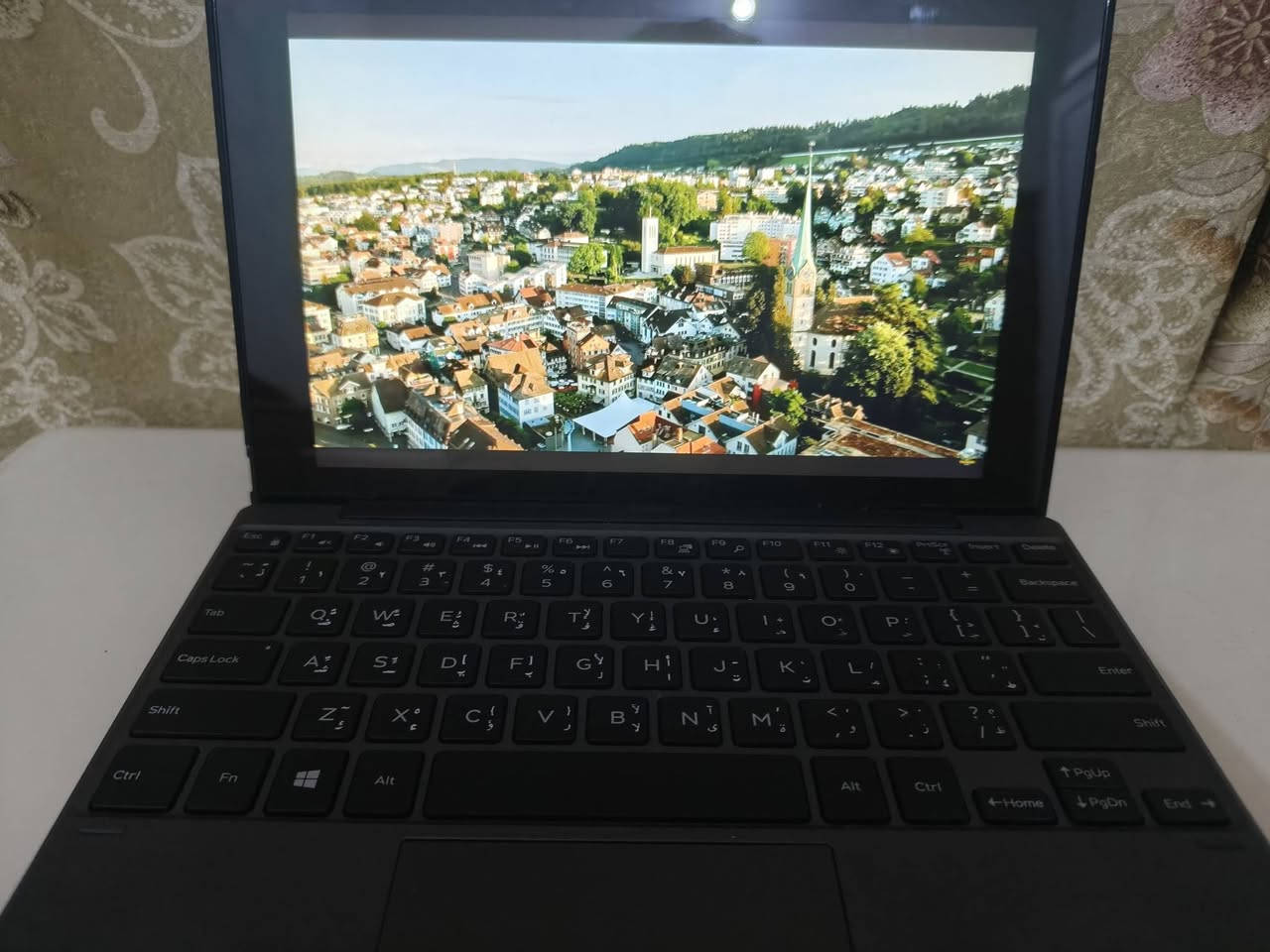 سلام عليكم. لابتوب (5055 Dell Venue 10 Pro (Model
 عندي هذا الابتوب هوة ايباد وهوة لابتوب و نضيف كلش
يفيد جماعة التصفح وجماعة الدراسة ومشاهدة كرة القدم. 
وزنه خفيف وسلس بل اداء مثل ماتشوفون بل فيديو يحمل كل برامج مثل فيس و تلي ويوتيوب 
ويستعمل للألعاب الخفيفة كلش.  الشاشة شخط مابيها و الكيبورد كذالك

(ملاحظة - الجهاز يراد إله كفر جديد بسبب الدكمه مال الصوت مثل ماموضح بل صور لأن طابه ليجوه شويه بس تكدر تعلي وتنصي من خلال الكيبورد كما موضح بل فيديو . و دكمه التشغيل كذالك بس تكدر تشغله عادي. يعني أنت بكيفك تبدل الكفر أو الدكم. ) إخوان الجهاز كامل مكمل نضيف حيل بس يحتاج تبديل الكفر. .... 

ركزززو على الملاحظة إخوان + وضحت كلشي الكم بل صور ..... 
 
المكان المسيب.. 
للتواصل واتساب
***********  
او خاص
