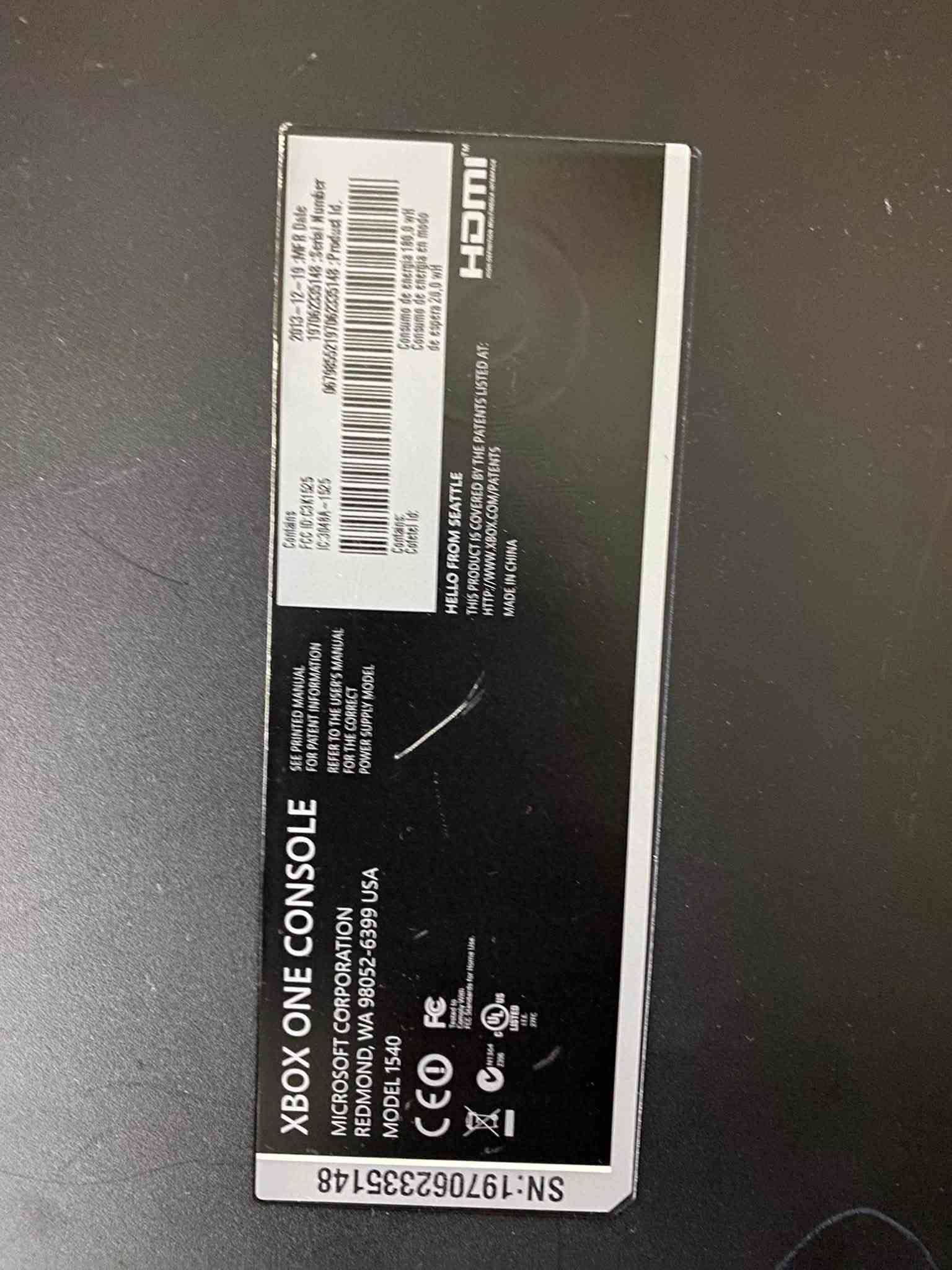 السلام عليكم 
Xbox one للبيع
نضافة الجهاز 95%
مساحة التخزين 512GB

ملحقات الجهاز : 
- يدة تجارية لون ابيض 
- محولة الكهرب
- كيبل HDMI 

السعر : 115,000 وبيه مجال للشراي

العنوان : الموصل ويوجد توصيل

للتواصل : *********** واتساب
