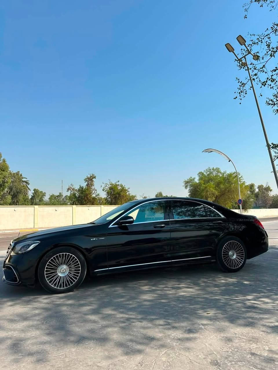 👑 Mercedes-Benz S550 | 2014
هيبة الـ S-Class… بقوة الـ V8 Twin Turbo 🔥

للبيع S550 موديل 2014، سيارة بمواصفات فخمة جداً، مجهزة بـ Kit 63 AMG أصلي ومحدثة بالكامل إلى موديل 2020.

🚘 المواصفات:
▫️ محرك V8 8 سلندر Twin Turbo
▫️ Kit 63 AMG أصلي
▫️ تحويل وتحديث 2020
▫️ 4 فصوص
▫️ بانوراما
▫️ كشنات جلد فاخرة
▫️ تدفئة وتبريد 4 كشنات
▫️ رادارات أمامية وخلفية
▫️ 4 كاميرات
▫️ مواصفات فخمة ومتكاملة

🔎 ملاحظة:
السيارة بيها بابين خلفيات مصبوغة، والباقي حسب الفحص.

💰 السعر: 37,000 $
🔥 وبيها مجال للجادين فقط

📞 للتواصل:
***********
***********

✨ S550… فخامة، قوة وهيبة سيارة تبقى مميزة بكل تفاصيلها.
