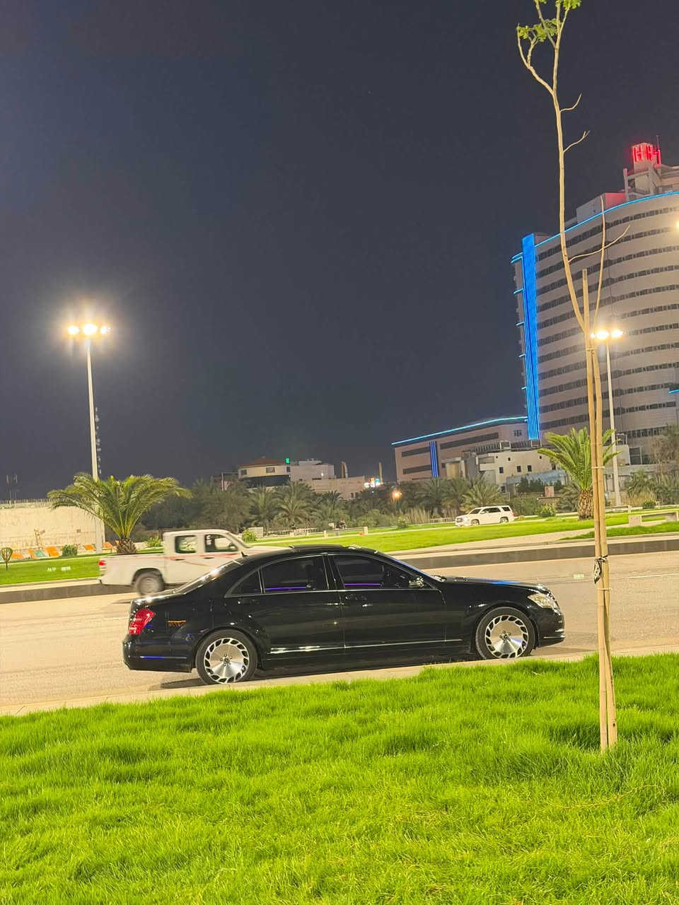 يا الله 

مارسدس وارد ياباني  s500 كلاس 2006 محدثه 2013  سياره 
جديده ماشيه 105 بريحة الشركه بيه 3 قطع صبغ ثنين بل يابان جاملق صفحة السايق وداير مال رقم الخلفي  وحده شبر بل عراق سياره فول مواصفات رقم بصره بسمي 

1-تحديد مسار 
2- مثبت سرعه 
3-تدفع وتبريد كشنات 4 
4-تحكم ستيرن 
5-بيبان + صندوك شفط 
6-لد داخلي 
7-بنراما 
8-بردات 5 
9-تبريد خلفي 
10- ويل اصلي 
11-لايت زنون
12- تحكم رياضي وسبورت وعادي 

بيه نواقص خفيفه كلش 
سياره جاهزه بسمي رقم بصره A 
ابيع بيه فايبره كير
سعره 170 
***********
