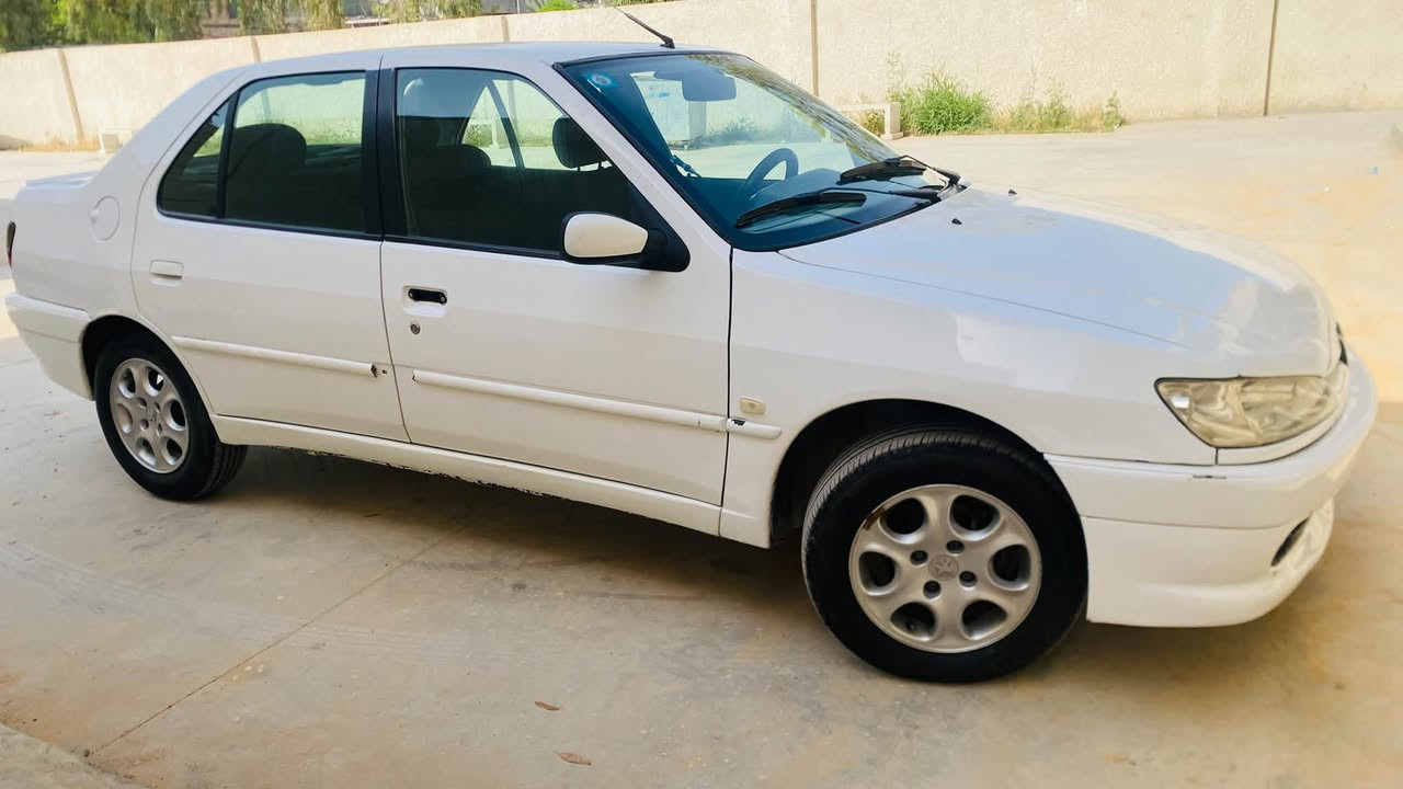 بيجو 306 موديل 2002
رقم بغداد جديد بأسمي سنويتهه ل29 

تبريد ثلج
محرك 1600مكفول
كير عادي مكفول
لايت دينامك
دسكات وفلنجات جديد 
درامشفتات جديد
مشط جديد
دوشمه جديد
ويل كب حاويه
تايرات 5 جديد
منضومة الماء كلهه جديد من راديتر وواتربم وماء زيتي
ضرر السياره جامرلغ وبنيد مبدلات ومصبوغات بدون دواخل  مع صبغ الدعاميات 

نواقص بسيطه
يدة باب خارجيه سنتر لك 
جام سائق فقط سيم ماطور شغال وجام وره السائق
السعر 43 وبي مجال
***********
