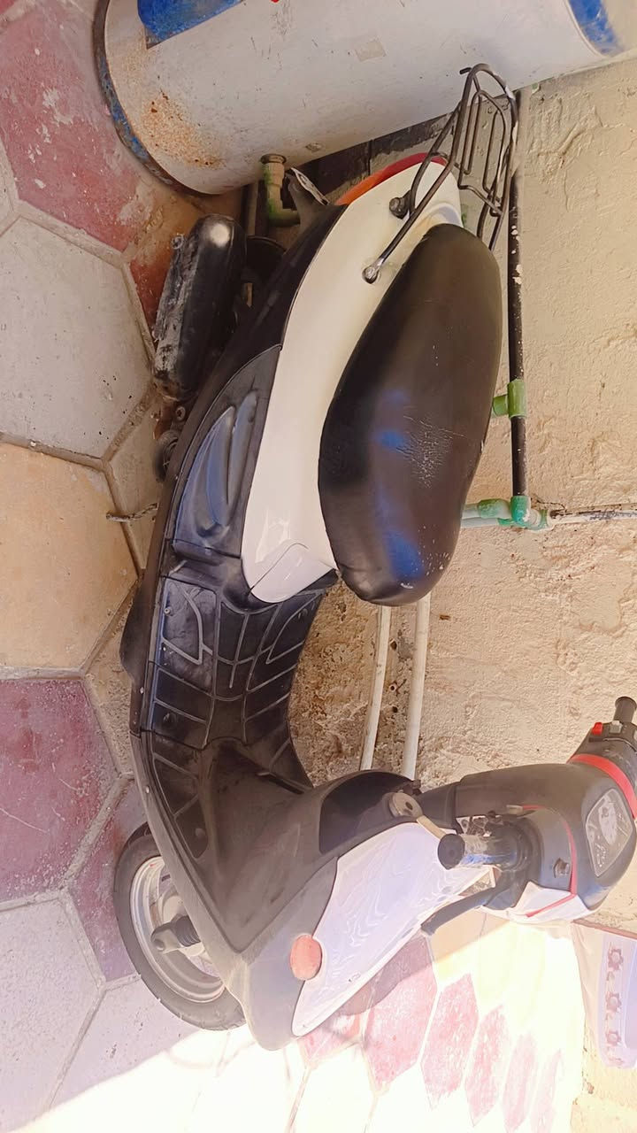 سلام عليكم دراجه بيجي للبيع بل 275وبيهه مجال تشتغل نكره سلف كهربائية كلهه شغاله مكينه ناعمه ***********
