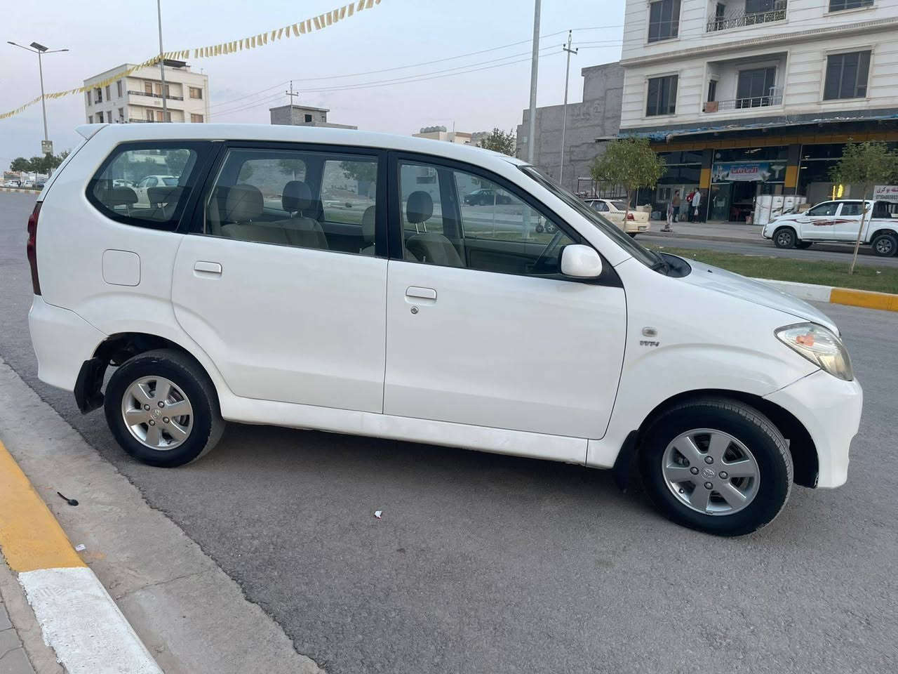 تويوتا افئنزا ٧نفرى كئر مكينه شه رتن تبريد شه رتن صبغ بارجه ئو نيف  مالئ اشتيراكا يه غرامه دوصه ت ئو دهزار سه رن *********** دهوك, العراق
