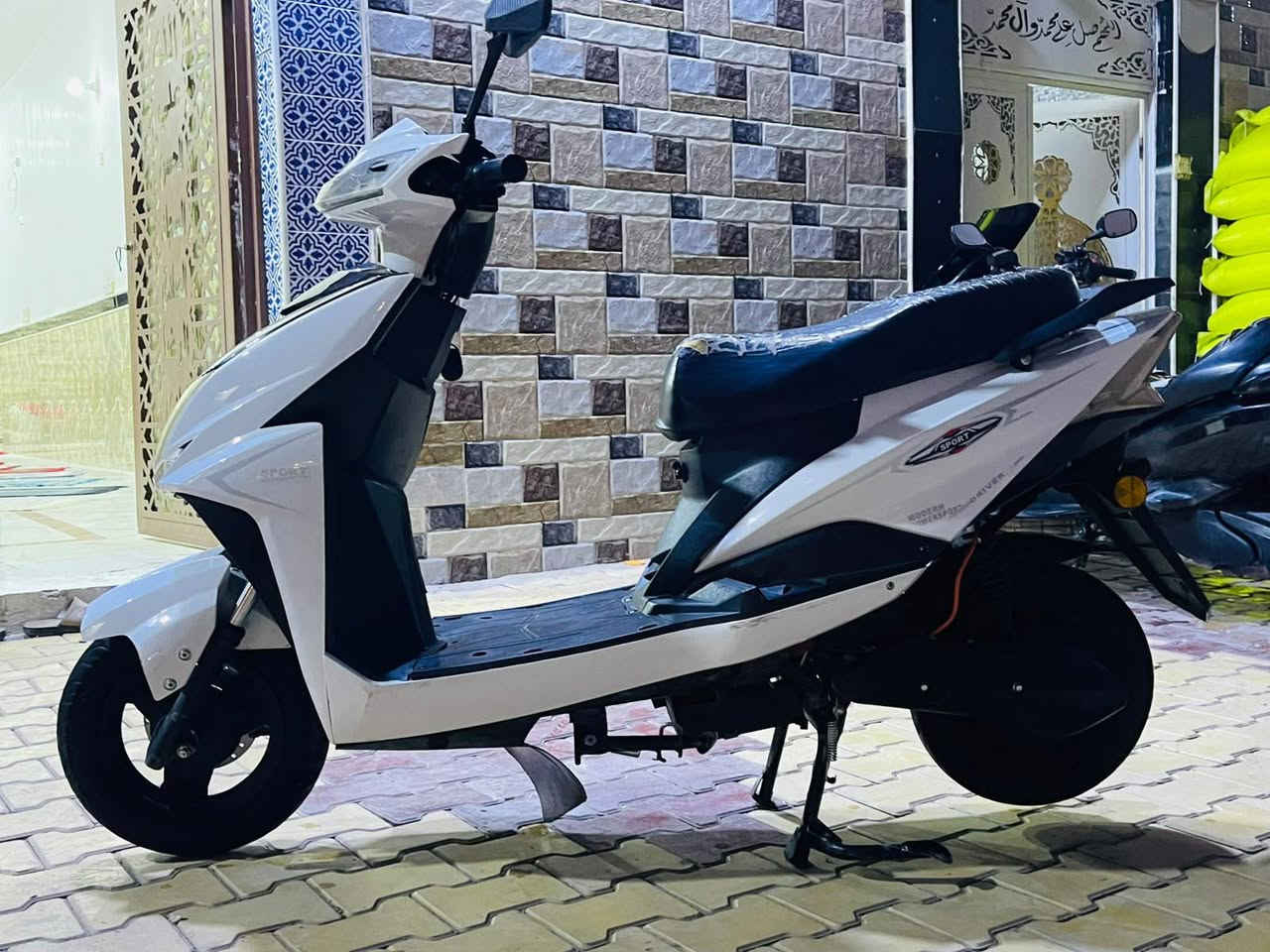 سلام عليكم دراجه شحن للبيع ب700 وبيه مجال 
واتساب ***********
