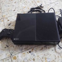 جهاز اكس بوكس ون فات نظيف كامل ملحقات  ذاكرة 500 غيغا كذالك ضمان اسبوع...