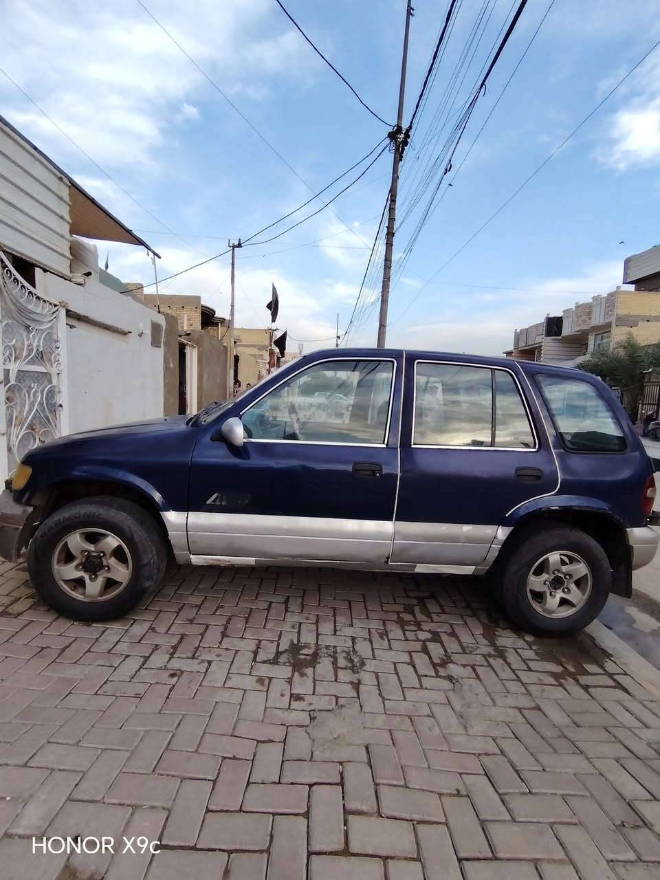 السلام عليكم .
كيا سبورتج موديل 1999 دشبول نفخ السيارة بلادية بدون ضربة او صبغ مكينة تويوتا 4S  تخم تاير باتري جديد كهرائيات كلها شغاله رقم انكليزي بغداد بااسمي التبريد مايشتغل السعر (40) وبيها مجال العنوان بغداد م الصدر  للاستفسار ***********

نص مكتوب في الصور:
- HONOR X9c