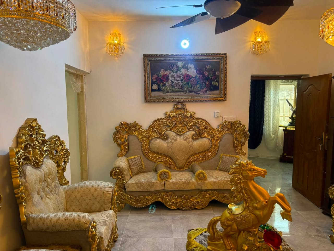 بيع تخم ملكي هوه والطبلات يجي السعر 800 وبي مجال بسيط المكان بغداد الرقم ***********
