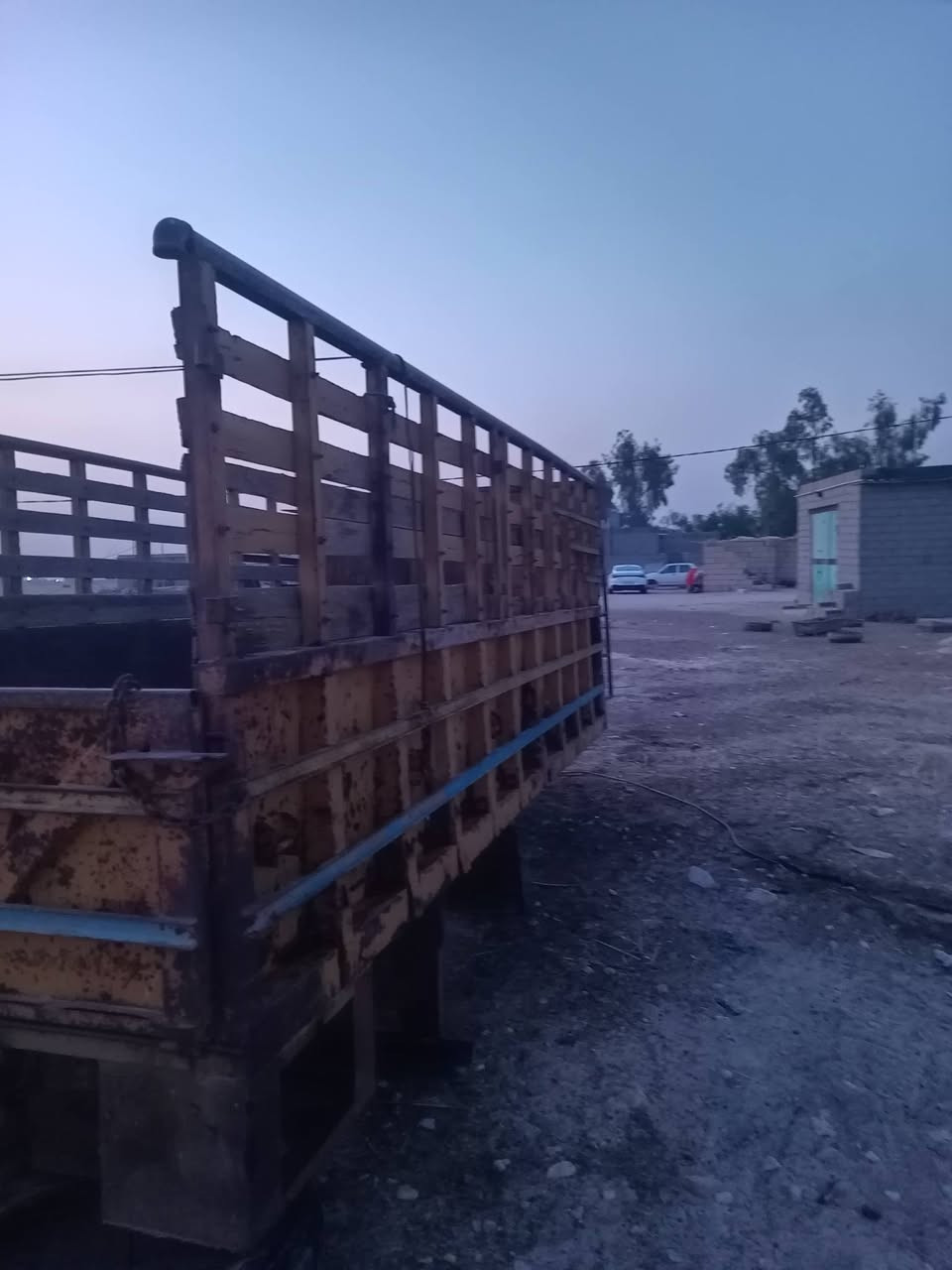 السلام عليكم بدي مال ابو ردين للبيع الطول5 والعرب مترين وربع مكان الباديه كربلاء استفسار استفسار على هذا*********** والسعر خاص
