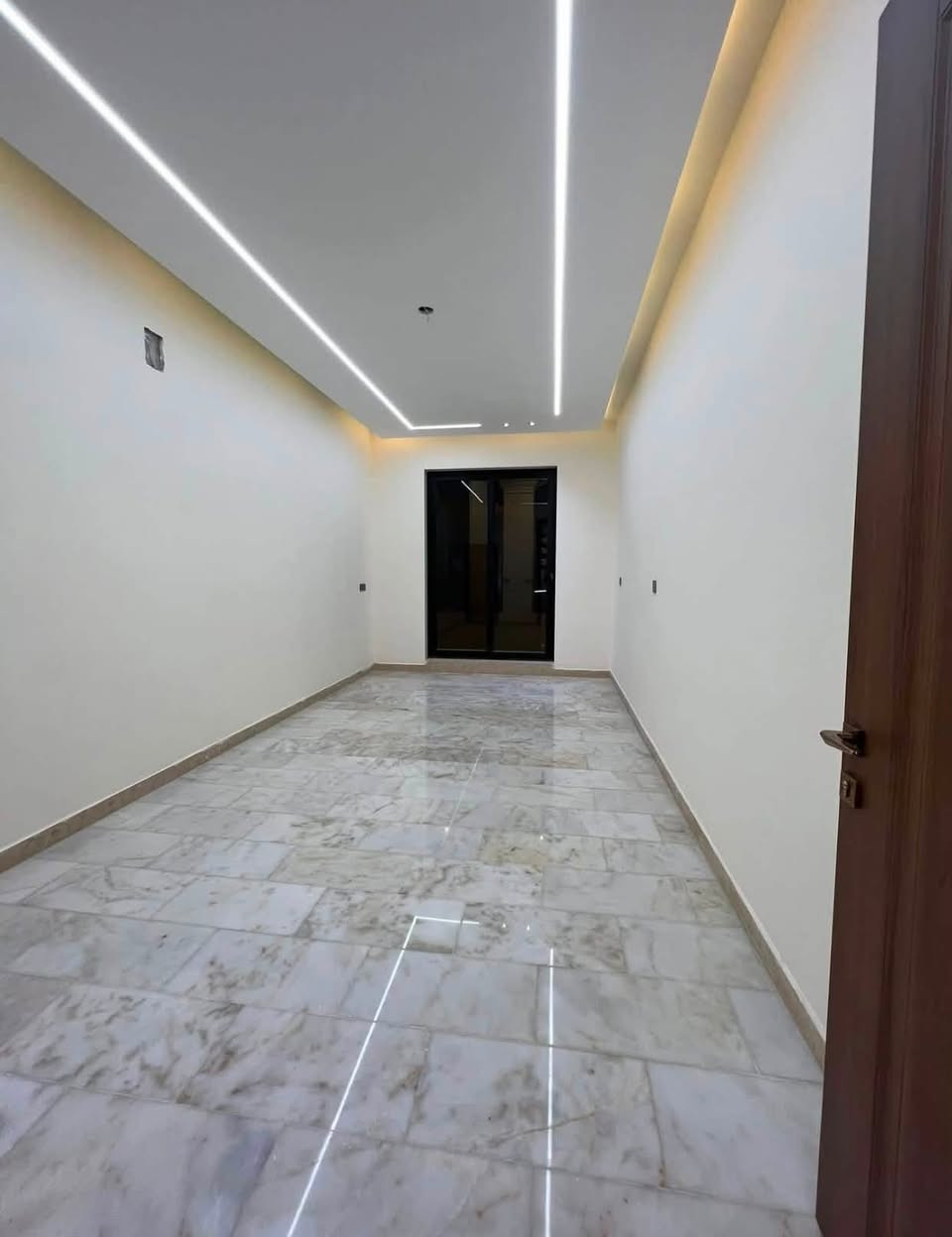 � نقداً أو بالقسط المريح
📐 كشف وقياس وتصميم حسب المساحة
🏗️ تنفيذ بإشراف ومتابعة من البداية إلى  التسليم .

� لا تأجل ديكور بيتك بسبب المبلغ!
💳 نفذ ديكورك الآن بنظام القسط المريح وبأسعار مناسبة، وخلّي بيتك يطلع بالشكل اللي تتمناه.

نقدم لكم خدمات الديكورات الداخلية:
▪️ ديكورات جبس بورد
▪️ أسقف وجدران ديكورية
▪️ صالات ومجالس
▪️ غرف نوم
▪️ مداخل وواجهات داخلية
▪️ بدائل الخشب والرخام
▪️ إضاءة مخفية وسبوت لايت
▪️ ورق جدران وأصباغ
▪️ تنفيذ حسب التصميم والطلب

       *********** 📞   للأستفسار
