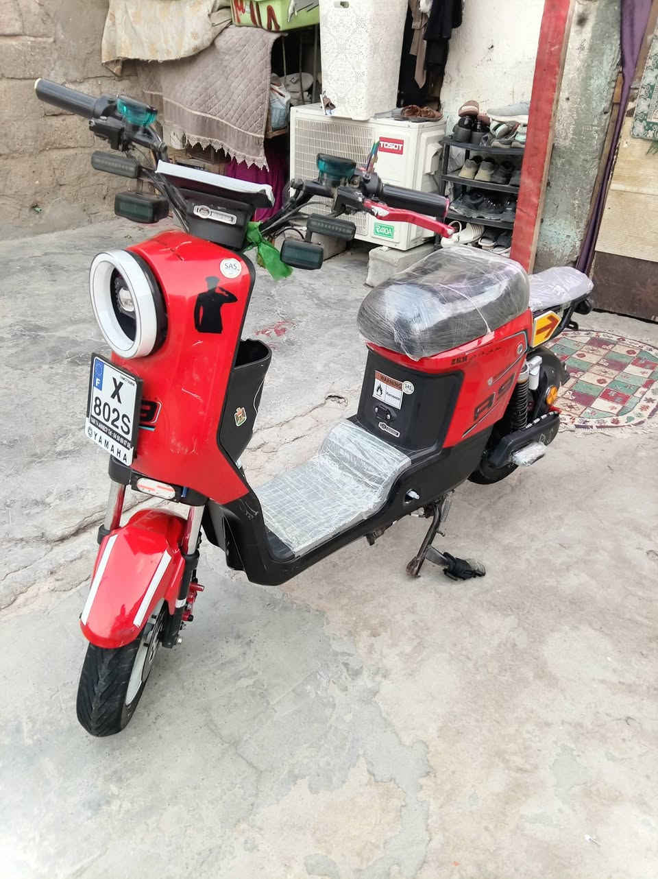 دراجه ار 9 نظيفه الموديل 25 بطاريات 22 بس باكر واحد منتفخ انتفاخ قليل والسعر 350 العنوان العنوان بصره تواصل ويا هذا الرقم بس واتساب ***********
