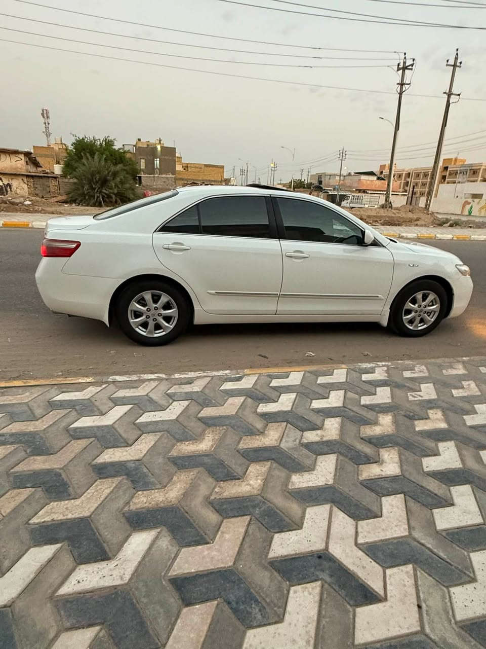 السلام عليكم 
للبيع فقط 
كامري 2008 
رقم بغداد تحويل 
كفالة من الضربه والصبغ والتبديل والفتح والبارد 
محرك كير كفاله 
السياره فول مواصفات
فتحه 
وكشن كهرباء 
وبردة خلفيه 
حدادية وتخم تاير جدد 
مابيها كل نقص جاهزة من كل النواحي 
المكان الناصريه 
للأستفسار 
هـ ***********
