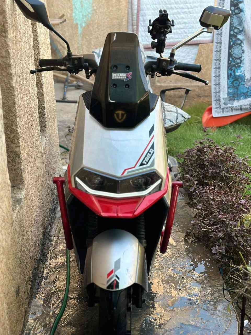 للبيع دراجه تايلج T73 باتريات مصطره 6 عل فحص ملف 2000 السرعه 80 حقيقي تمشي 60/70 كيلو بيه نضام البارك ونضام R ومثبت سرعه دبل إشاره وبعد بيه هواي موصفات بيه كسر بصيط بل كفر الخلفي نضافت الكفر ٪؜80 السعر 950 وبيه مجال قليل العنوان بغداد حي الجهاد ***********
