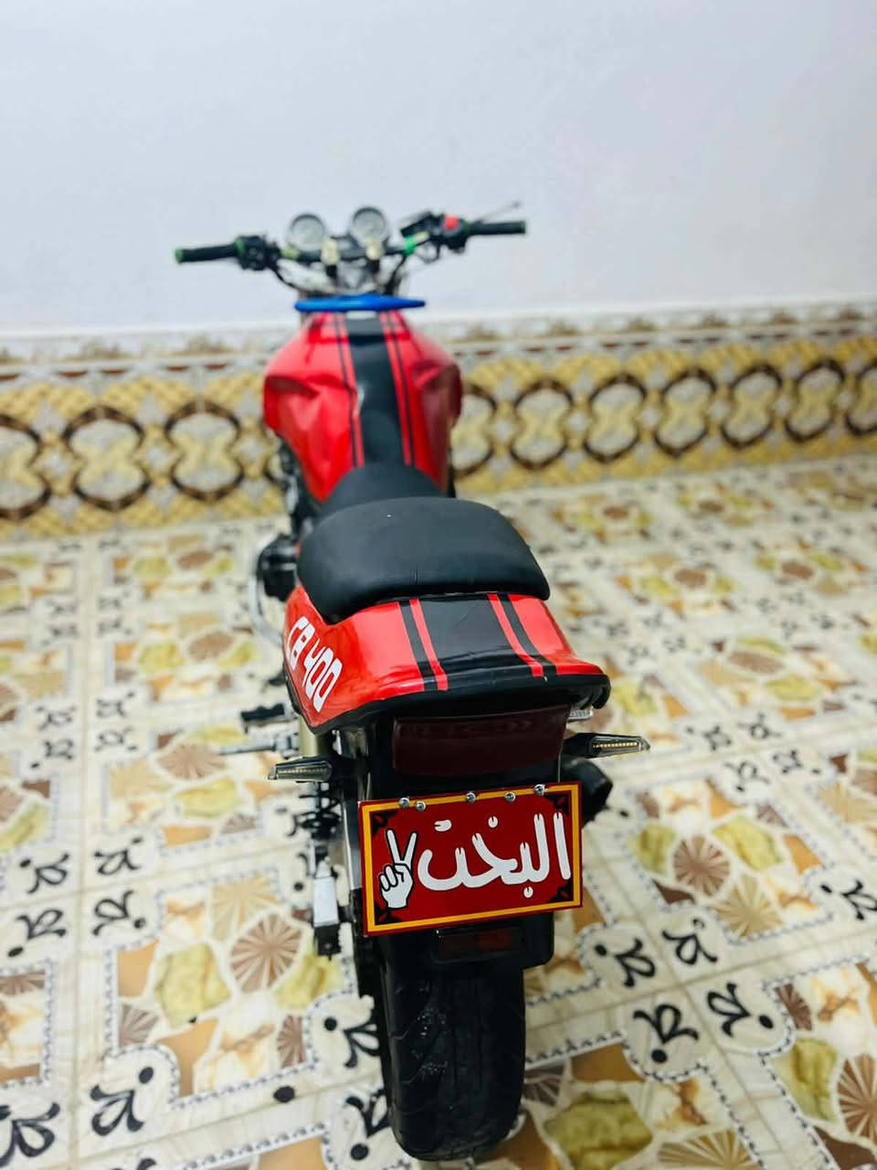 السلام عليكم سيبي 400 جيل اول مكينه خير من الله ناعمه ونضيفه شغاله بكل وكت كهربائيات كلهه شغاله ما ناقصهه برقي اوراق كامله السعر مليون و 500 وبيهه مجال قليل مكاني ناصريه رقم ***********
