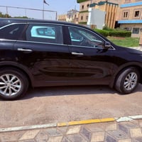 سورينتو 18 ماشيه 150 بيها طخه كد شبر ب جنطه وطخه ب بنيد باقي سياره مكف...