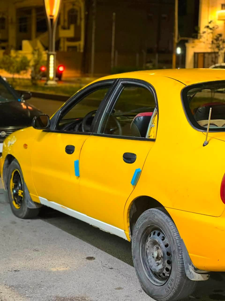 دايو لانوس موديل 2000 رقم كركوك مشروع وطني 
محرك 16 بيها بطاقة بنزين 
باتري جديد حدادية صدر امامي خلفي جديد
عنابير جدد لايتات جدد 
سيارة حلوة وكاعدة مال شغل 
سعر 26 وبيها مجال 
***********
