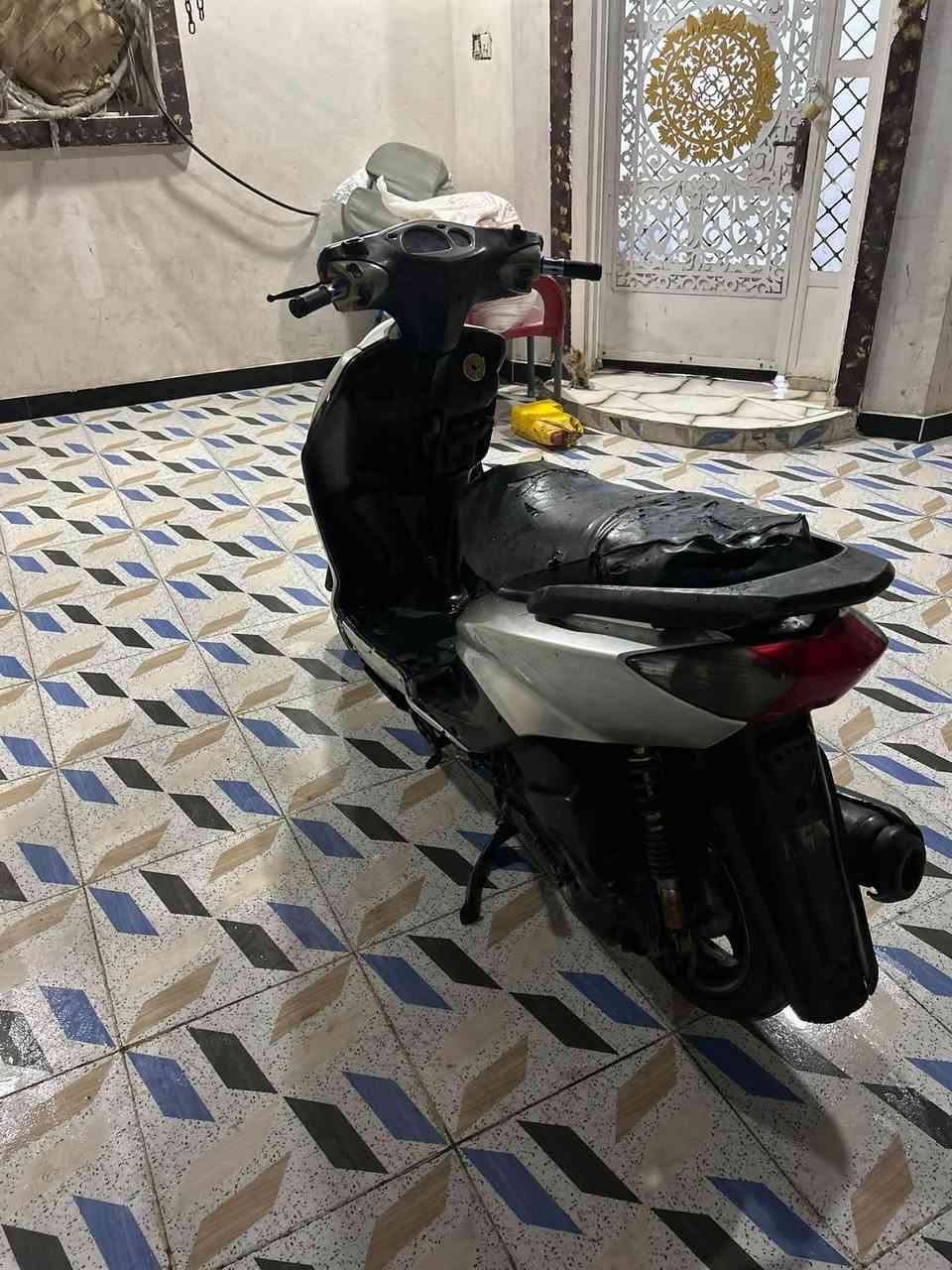السلام عليكم سكنس نثيه شغاله مكينتها نظيفها اي نقص مابيها بس باتري كهربائيات شغاله السعر 475بيها مجال  العنوان محموديه رقم التليفون 0789161224بي واتساب
